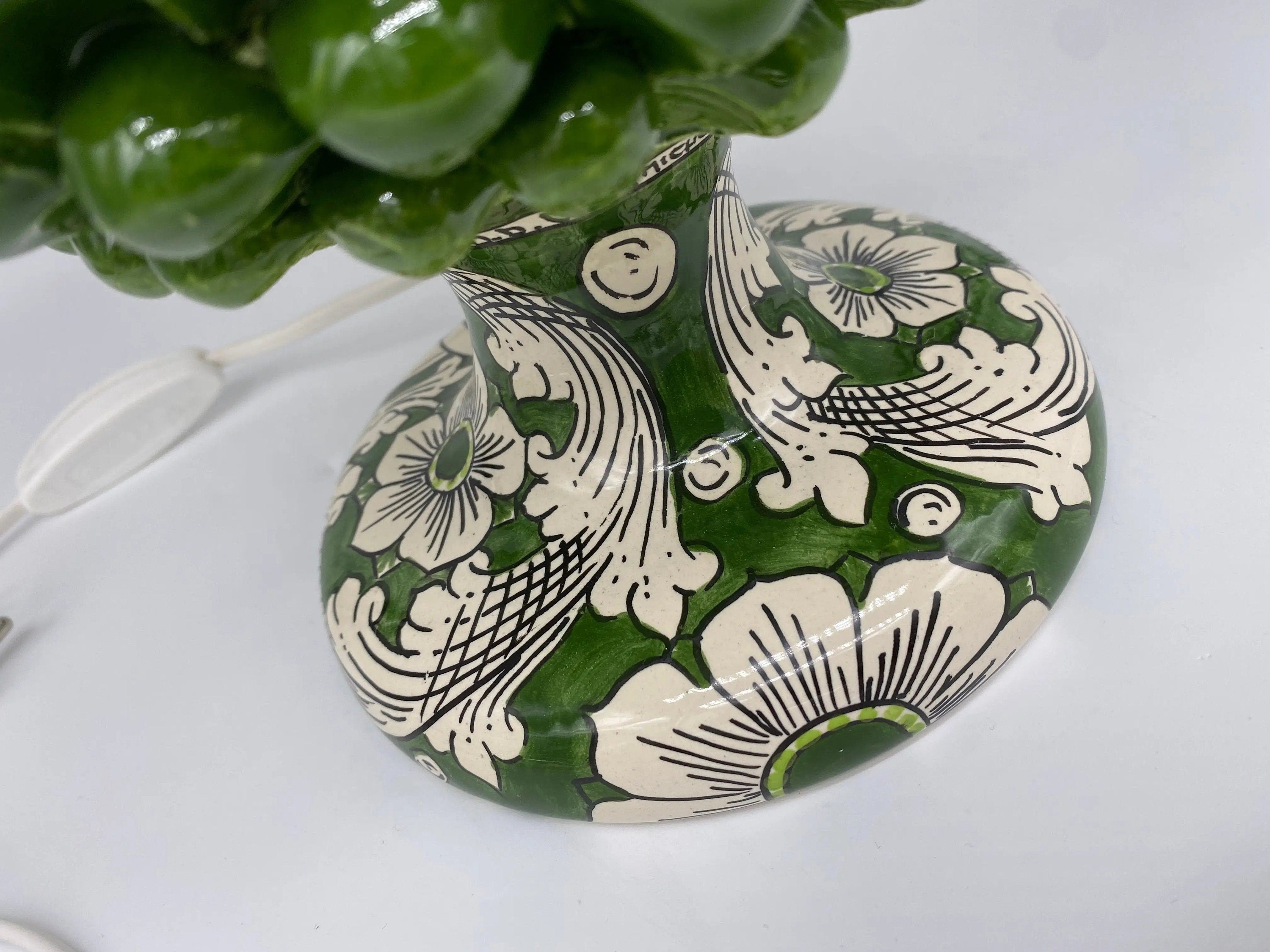 Lampada Pigna Ceramica Caltagirone cm H.30 Artigianale Verde Oliva Base Decorata DD CERAMICHE SICILIANE