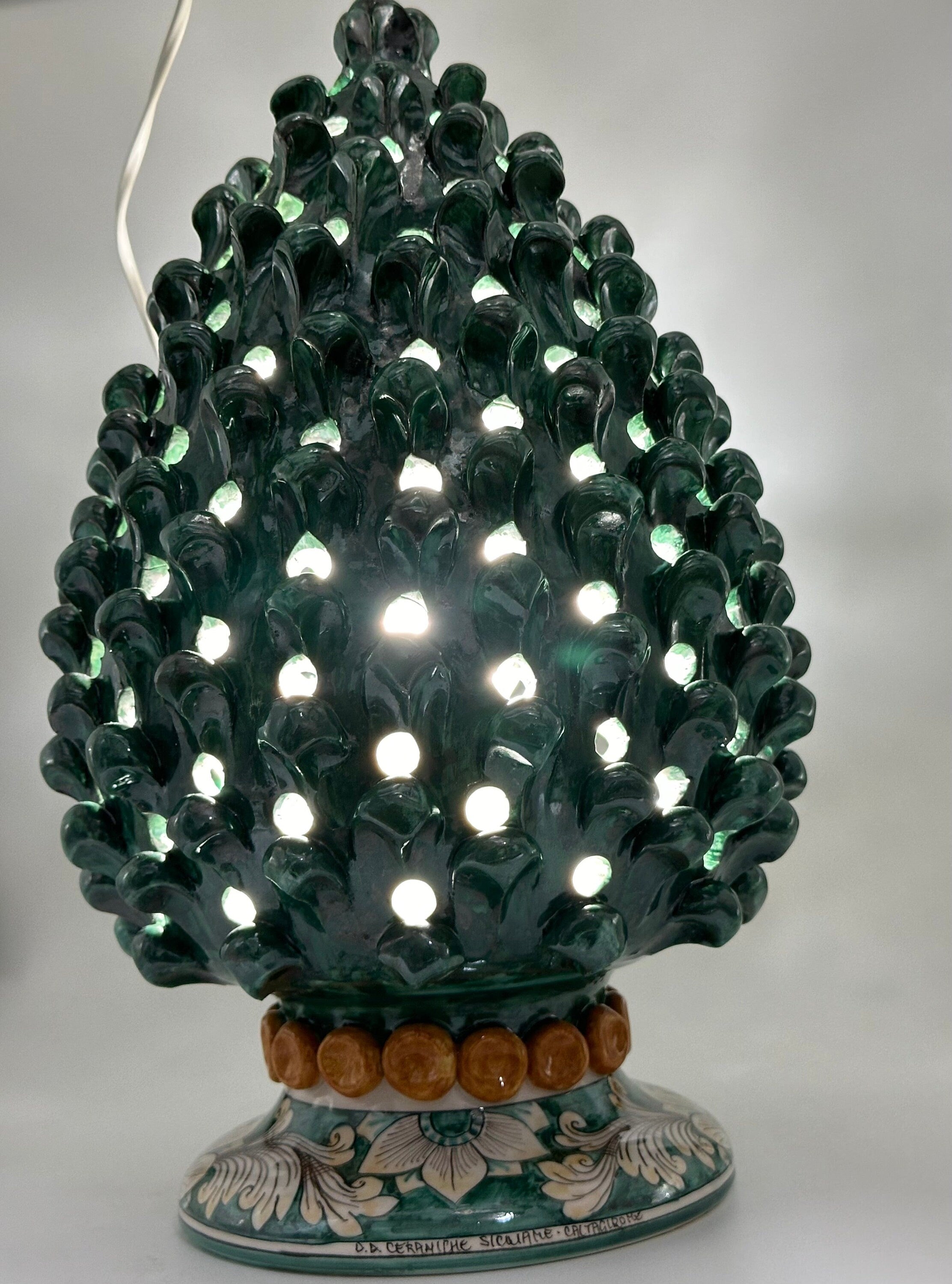 Lampada Pigna Gigante traforata Ceramica Caltagirone cm H.45 L.28 Artigianale Verde Rame Base Decorata