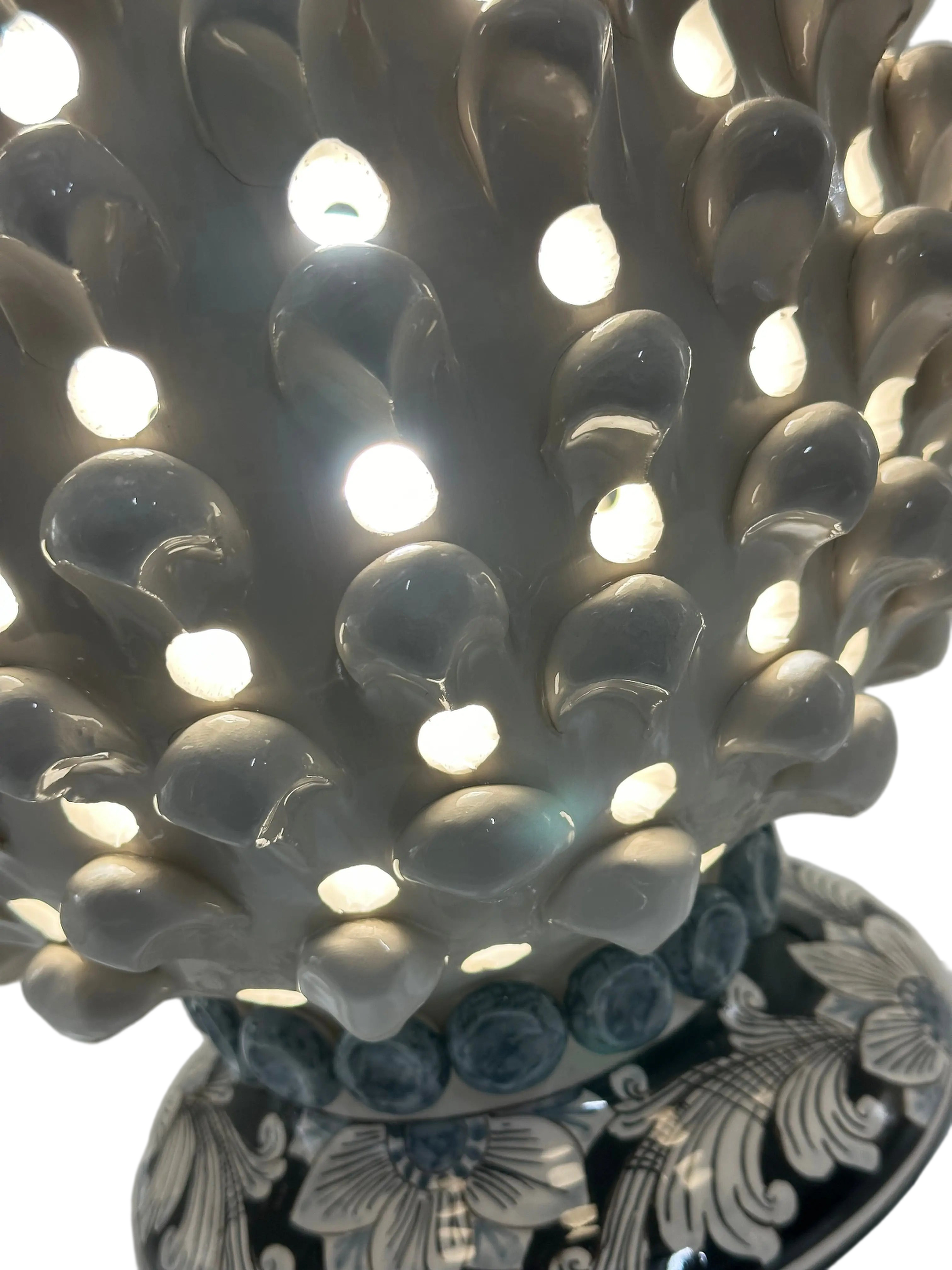 Lampada Pigna Gigante traforata Ceramica Caltagirone cm H.45 L.28 Artigianale Bianco Base Decorata DD CERAMICHE SICILIANE