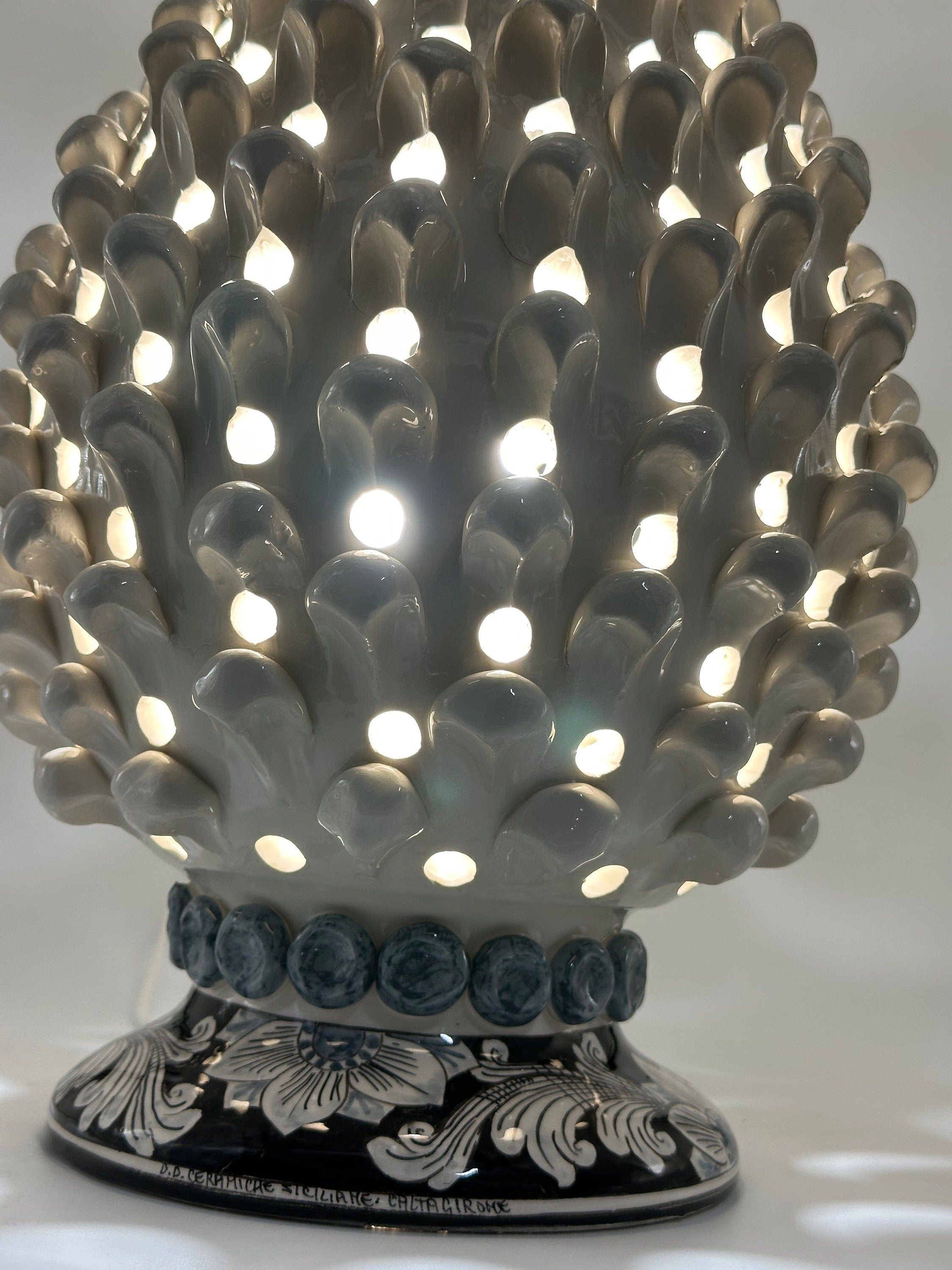 Lampada Pigna Gigante traforata Ceramica Caltagirone cm H.45 L.28 Artigianale Bianco Base Decorata