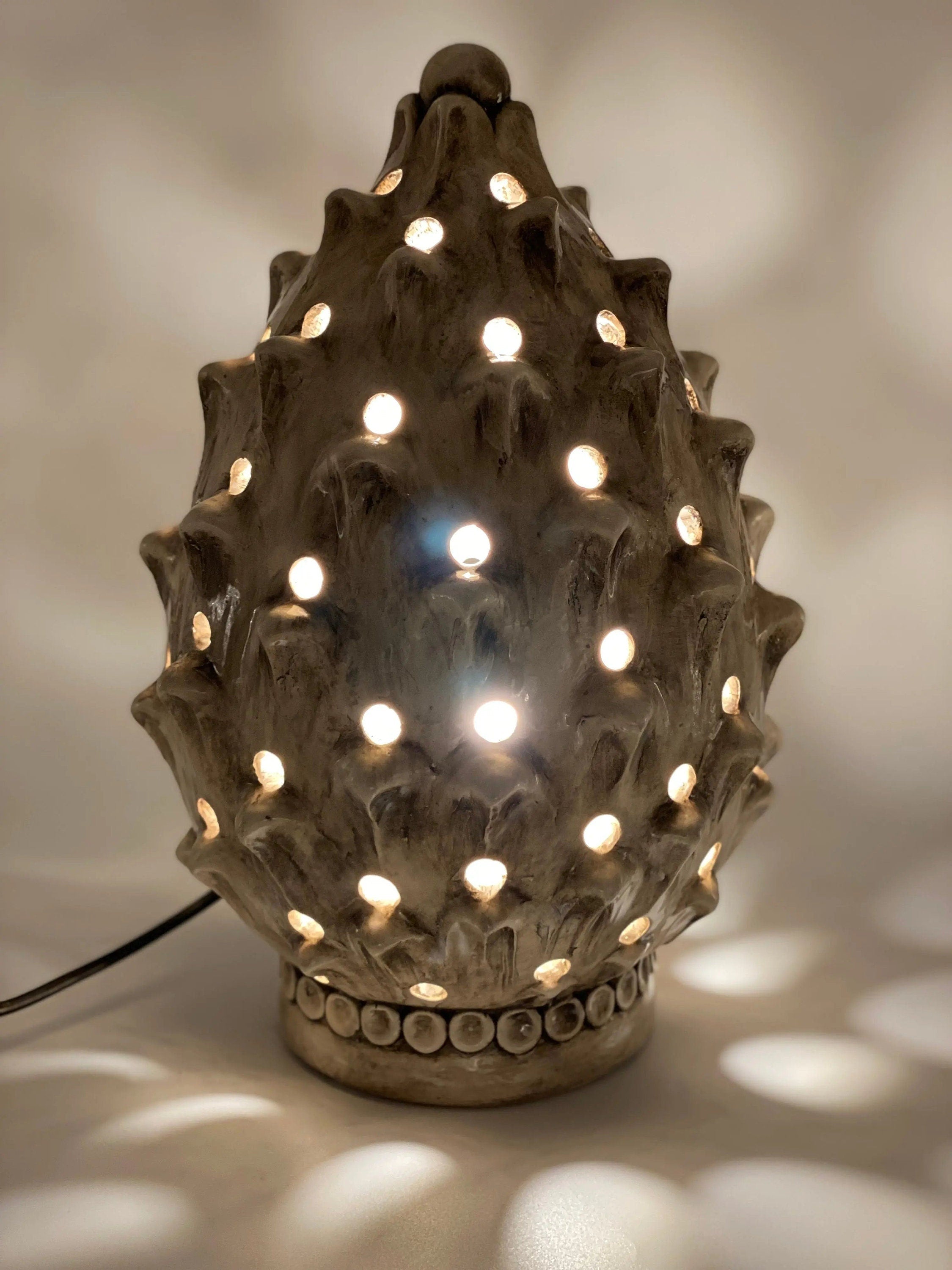 Lampada Pigna traforata Ceramica Caltagirone cm H.35 L.23 Artigianale Beige Écru DD CERAMICHE SICILIANE