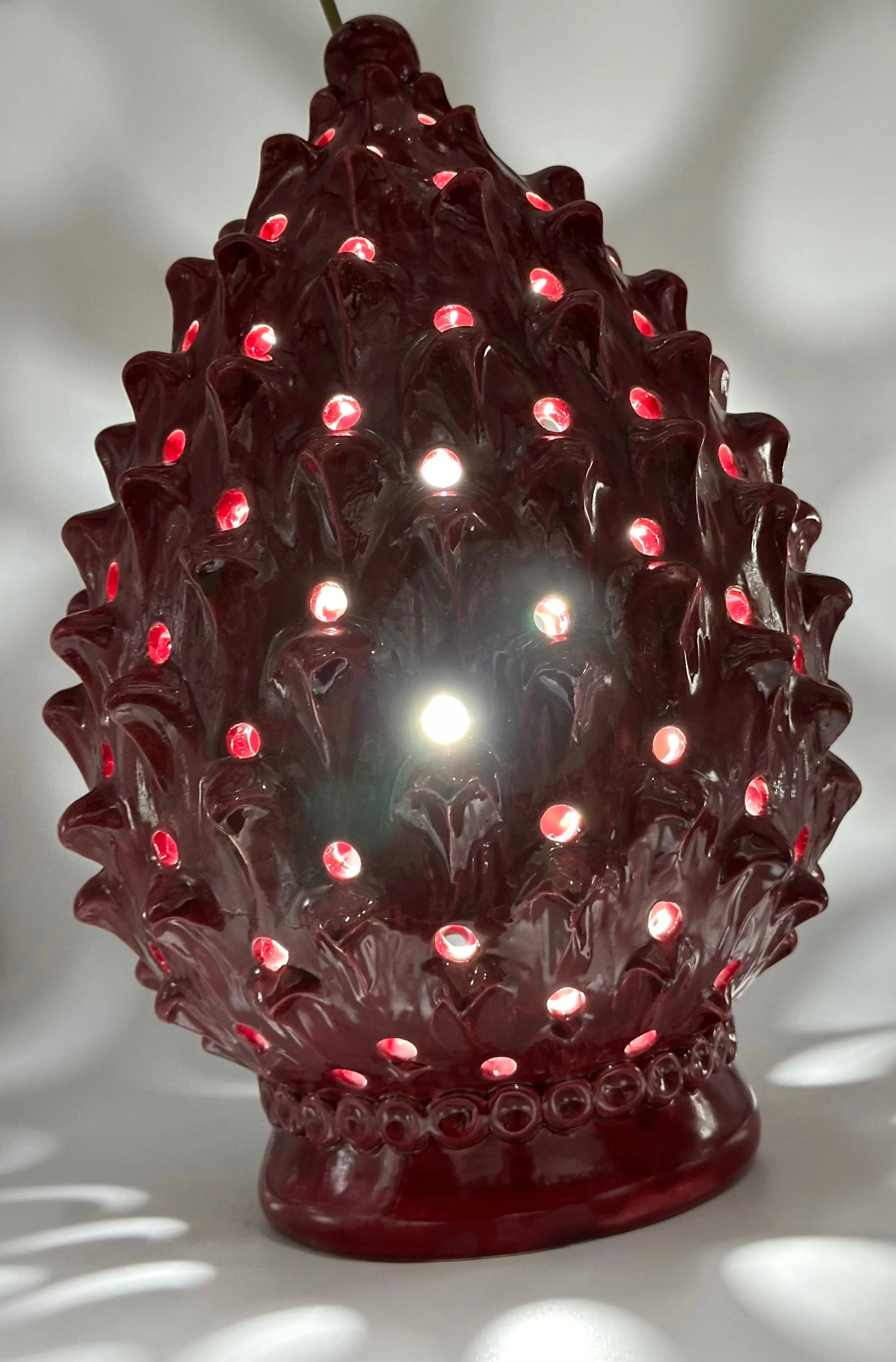 FINE SERIE - Lampada Pigna Luis traforata Ceramica Caltagirone cm H.45 L.28 Artigianale Bordeaux DD CERAMICHE SICILIANE