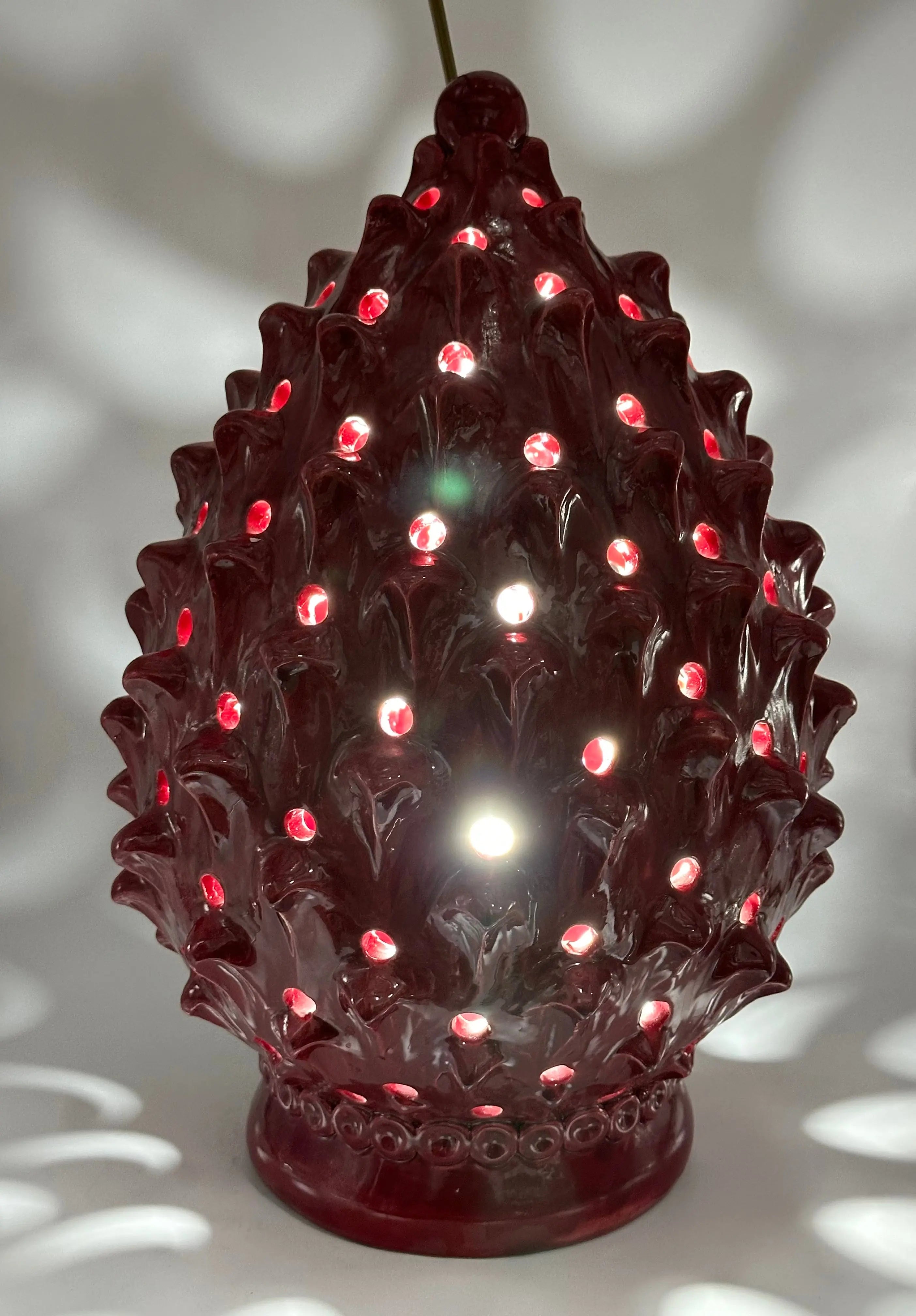 FINE SERIE - Lampada Pigna Luis traforata Ceramica Caltagirone cm H.45 L.28 Artigianale Bordeaux DD CERAMICHE SICILIANE