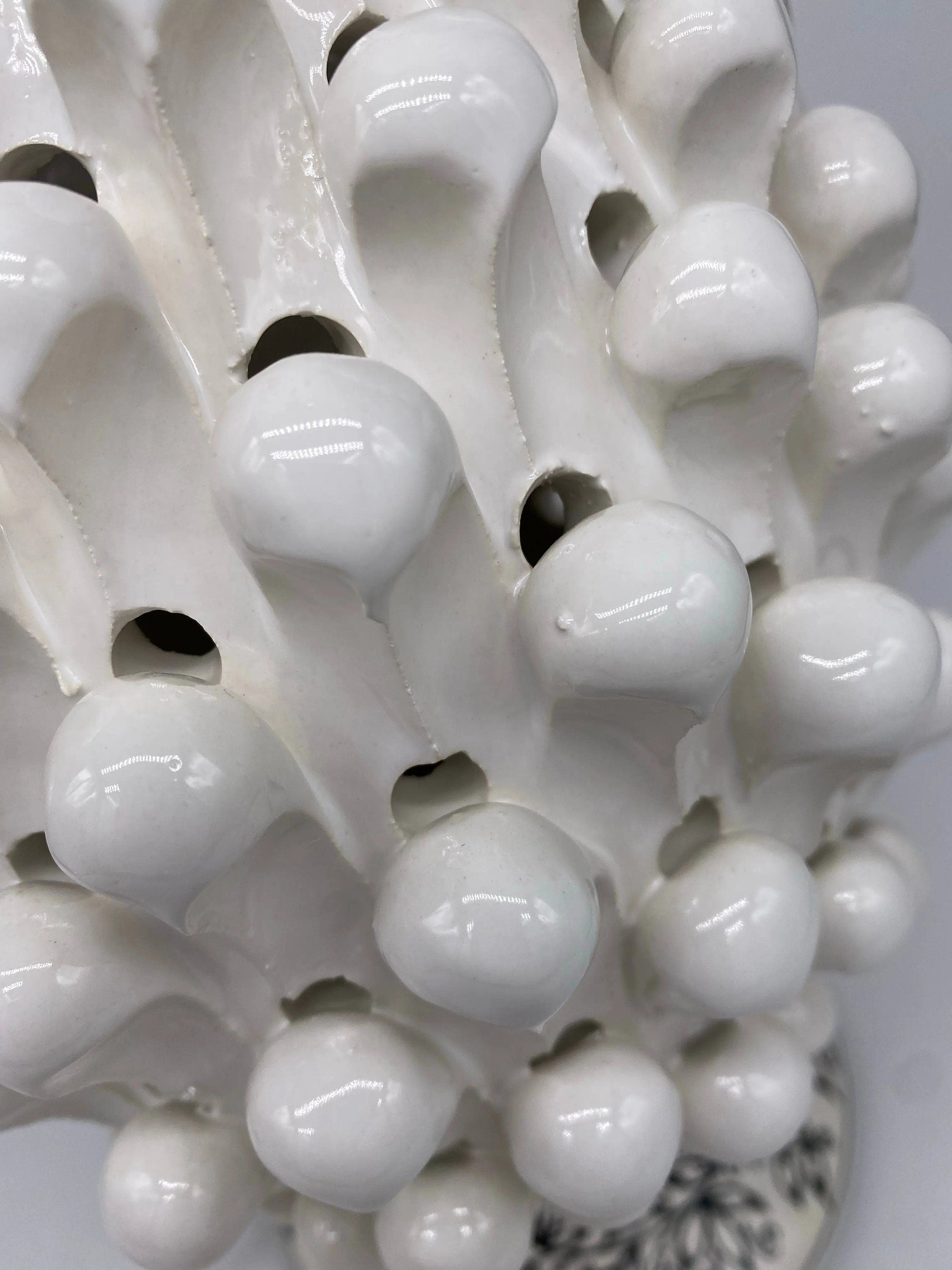 Lampada Pigna traforata Ceramica Caltagirone cm H.30 L.20 Artigianale Bianco Base Decorata DD CERAMICHE SICILIANE