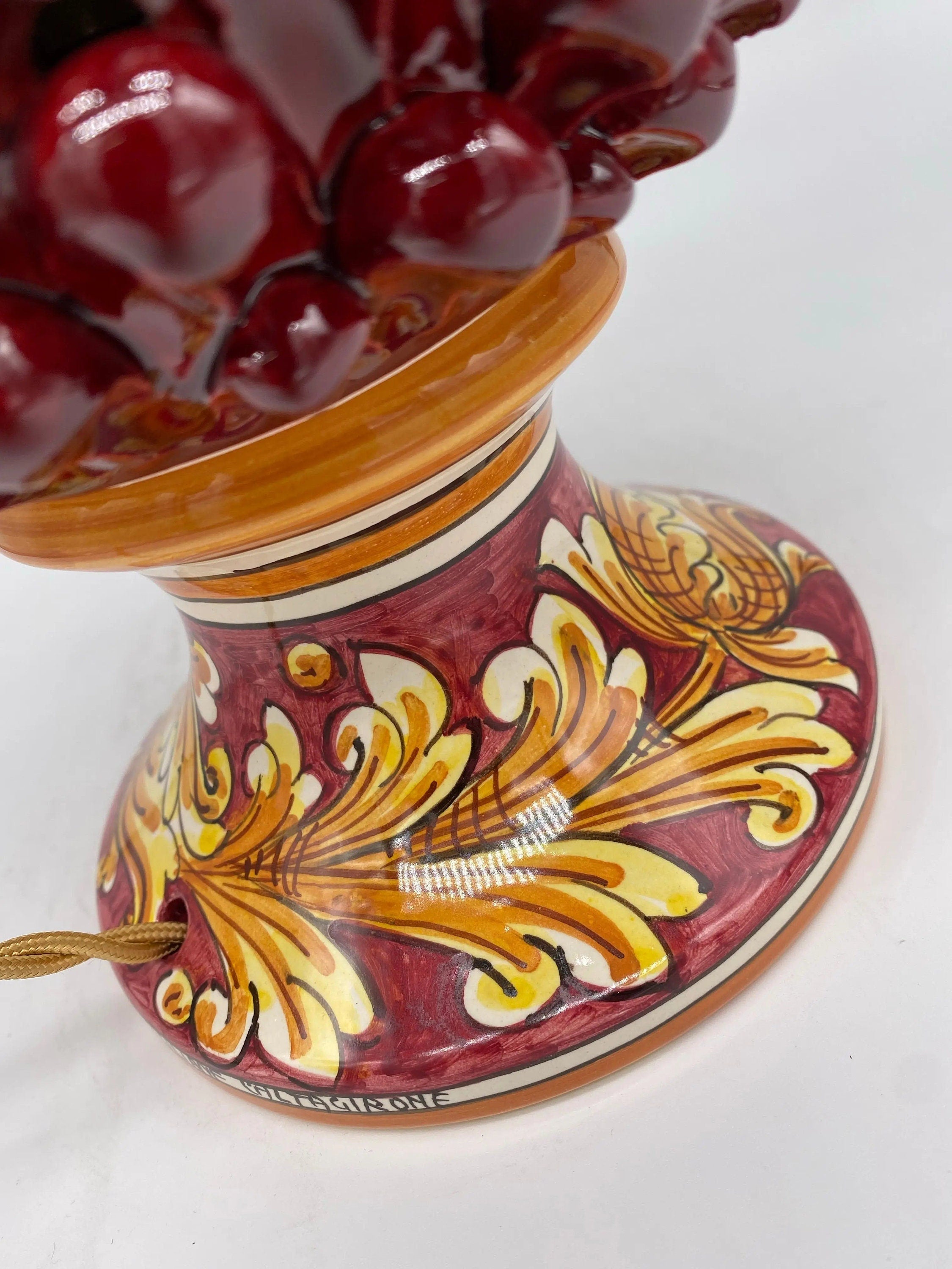 Lampada Pigna traforata Ceramica Caltagirone cm H.30 L.20 Artigianale Bordeaux Base Decorata DD CERAMICHE SICILIANE