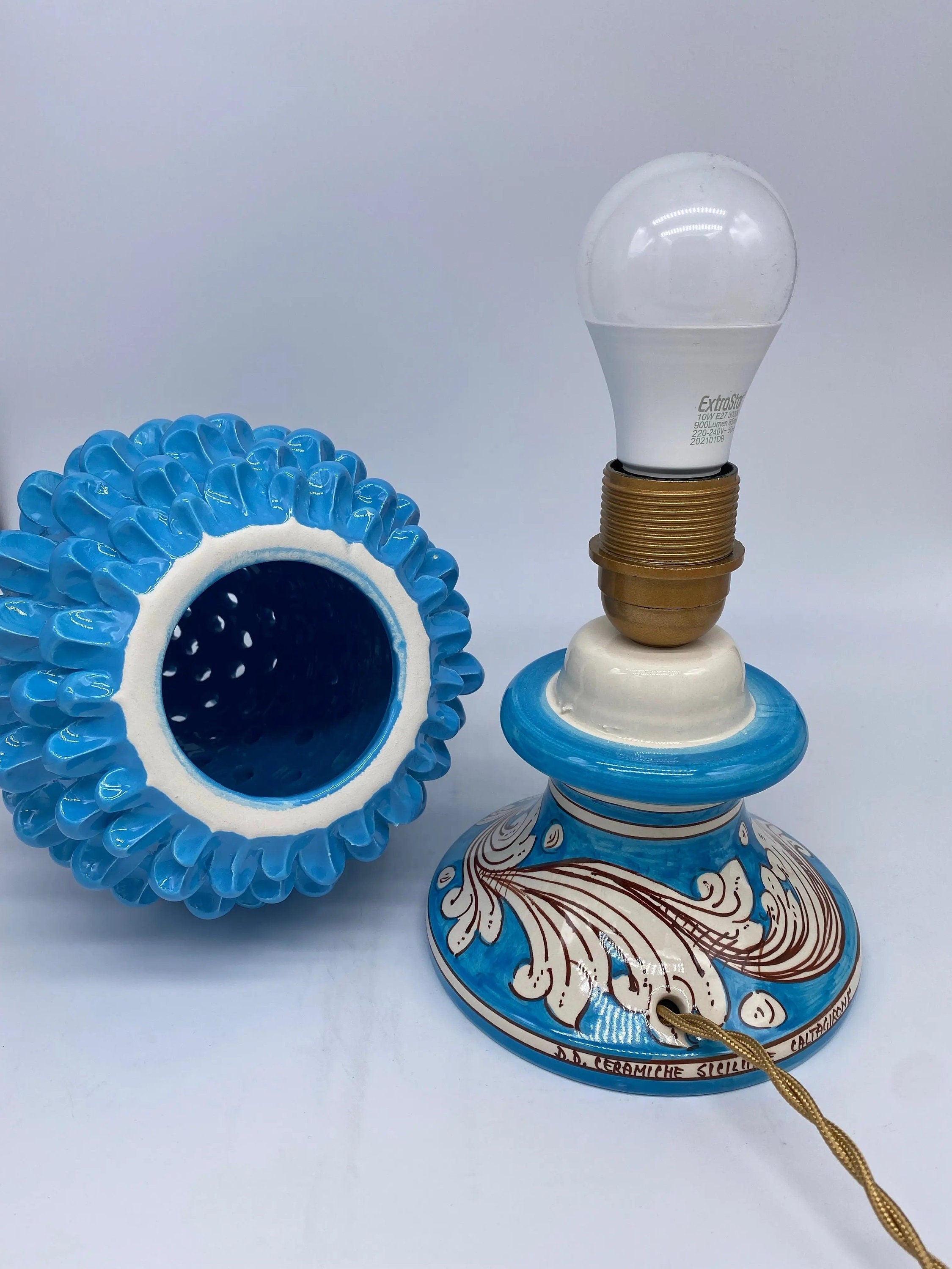 Lampada Pigna traforata Ceramica Caltagirone cm H.30 L.20 Artigianale Celeste Base Decorata DD CERAMICHE SICILIANE