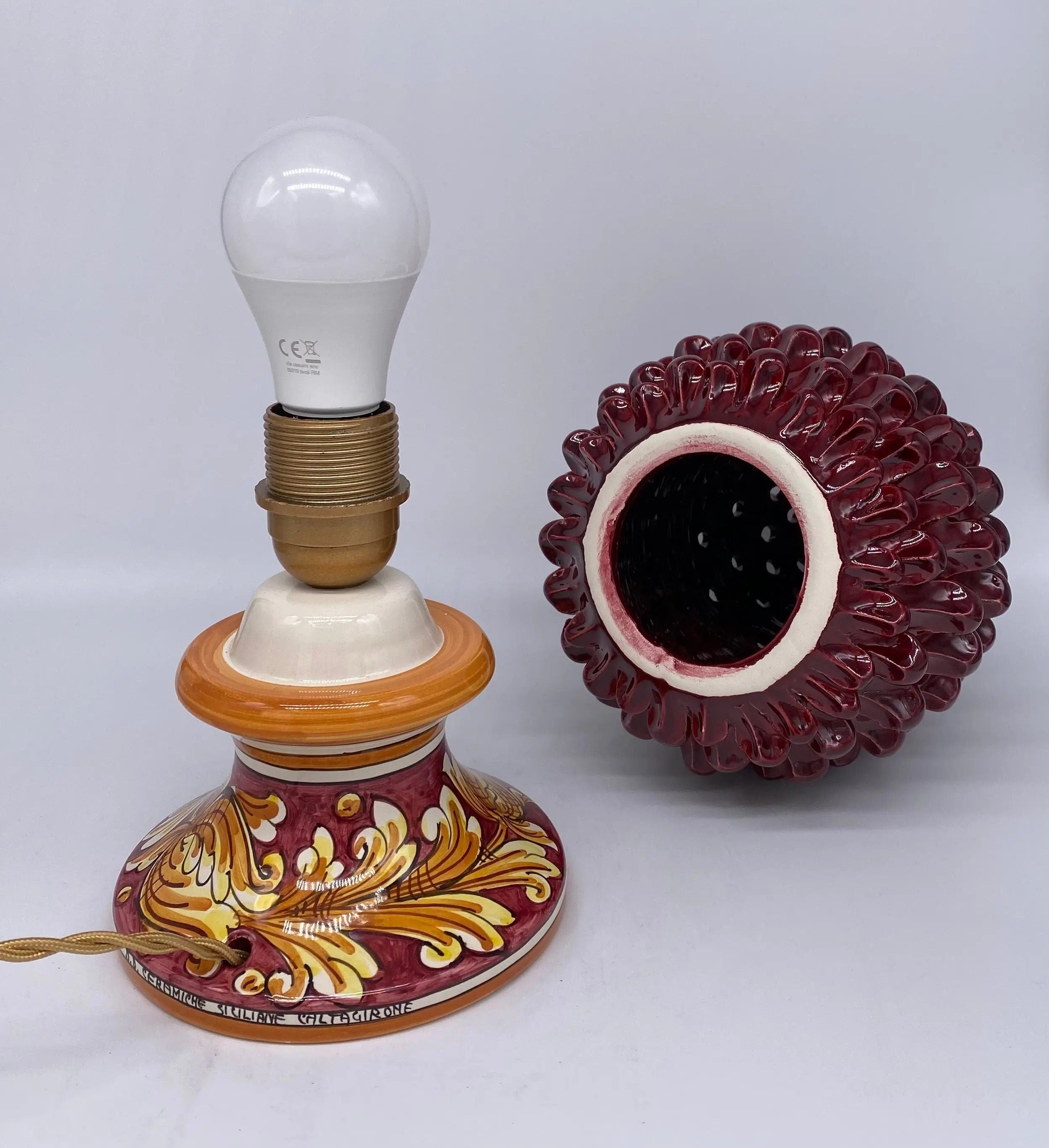 Lampada Pigna traforata Ceramica Caltagirone cm H.30 L.20 Artigianale Bordeaux Base Decorata DD CERAMICHE SICILIANE