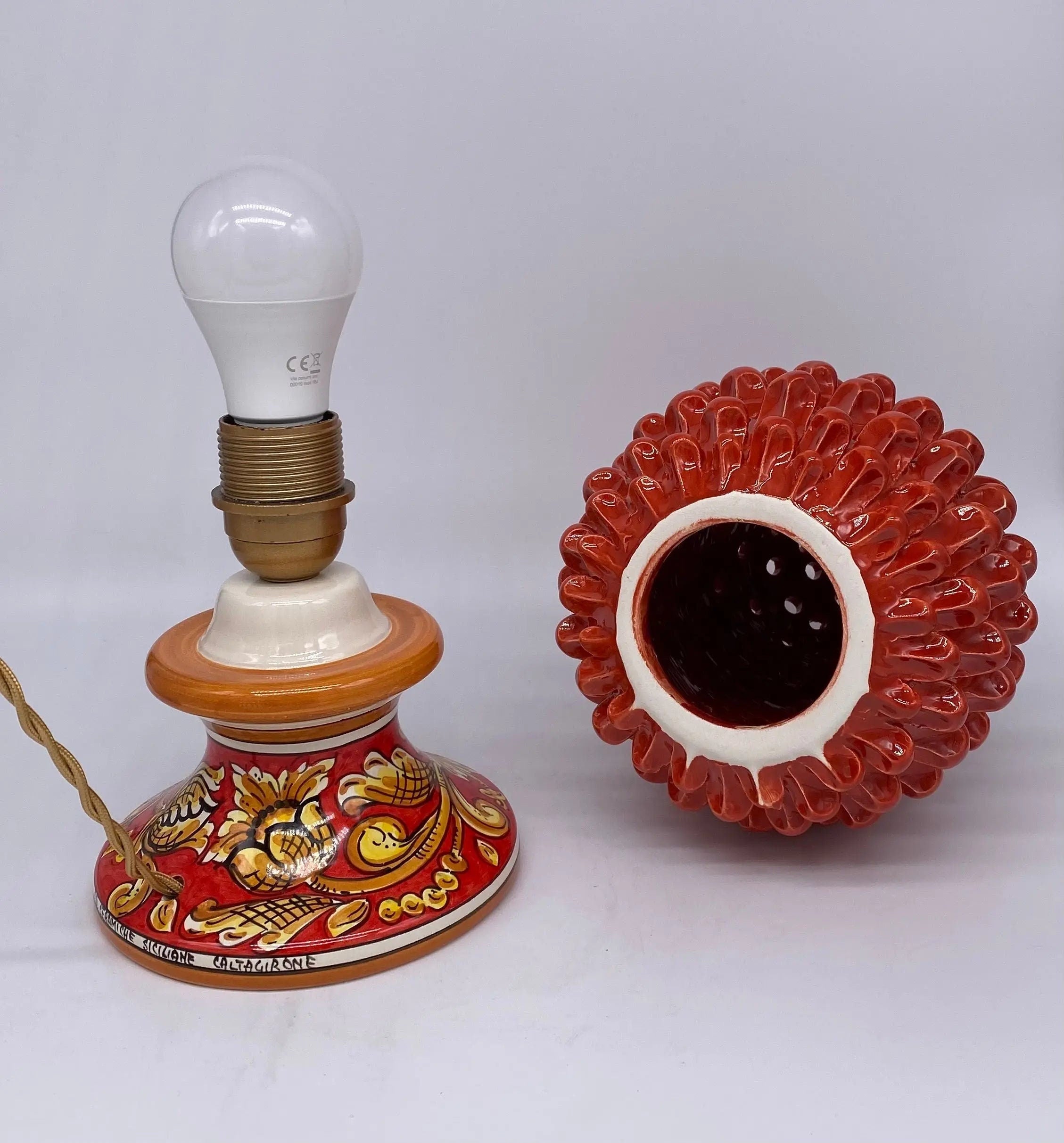 Lampada Pigna traforata Ceramica Caltagirone cm H.30 L.20 Artigianale Rosso Base Decorata DD CERAMICHE SICILIANE