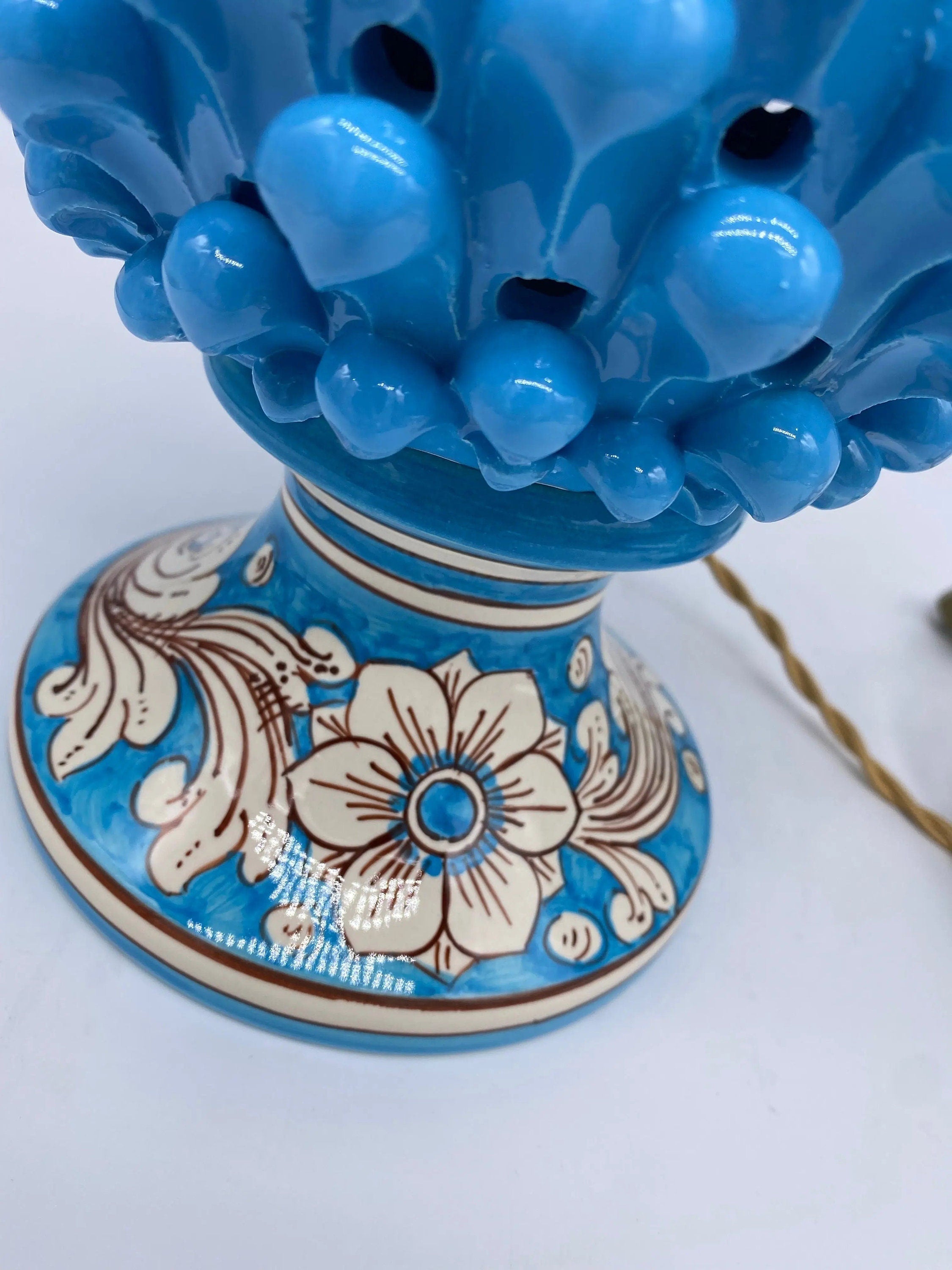 Lampada Pigna traforata Ceramica Caltagirone cm H.30 L.20 Artigianale Celeste Base Decorata DD CERAMICHE SICILIANE