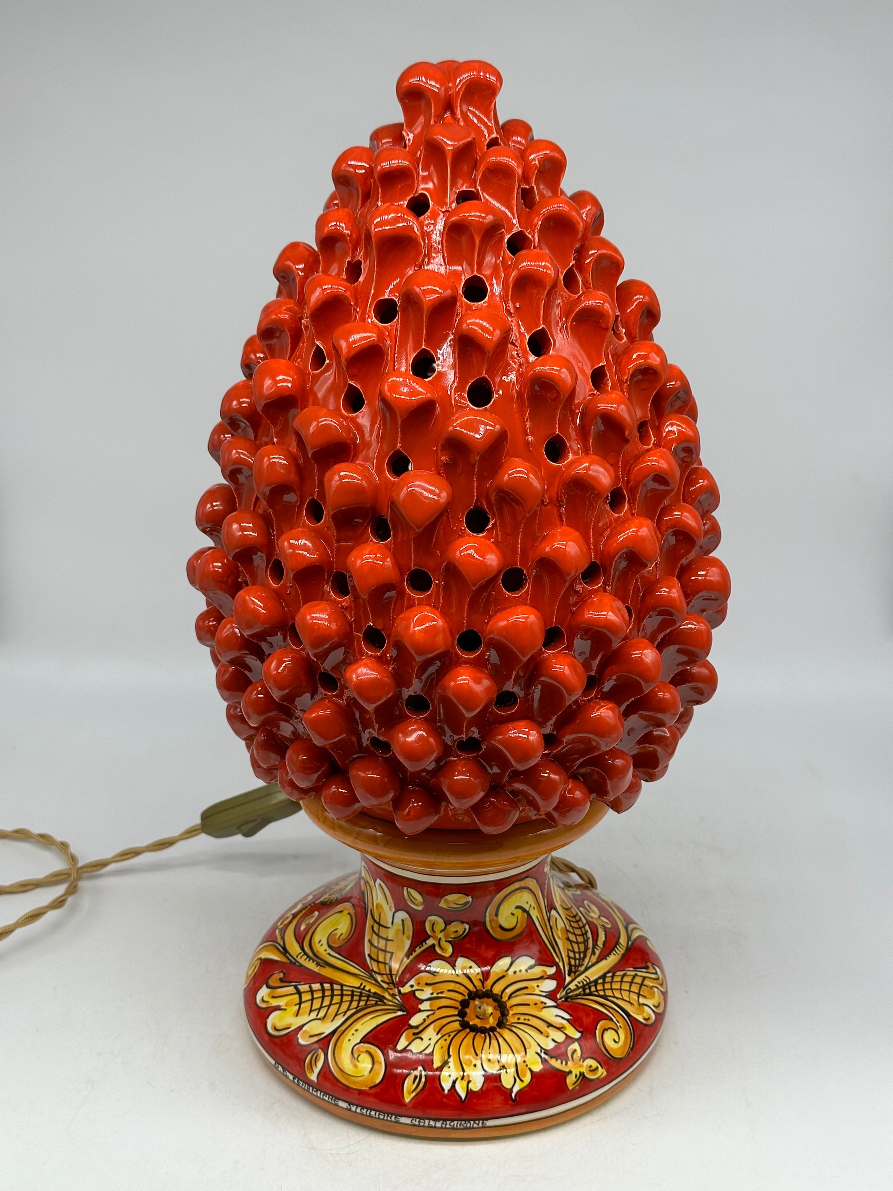 Lampada Pigna traforata Ceramica Caltagirone cm H.40 L.22 Artigianale Rosso Base Decorata - LAMPADE