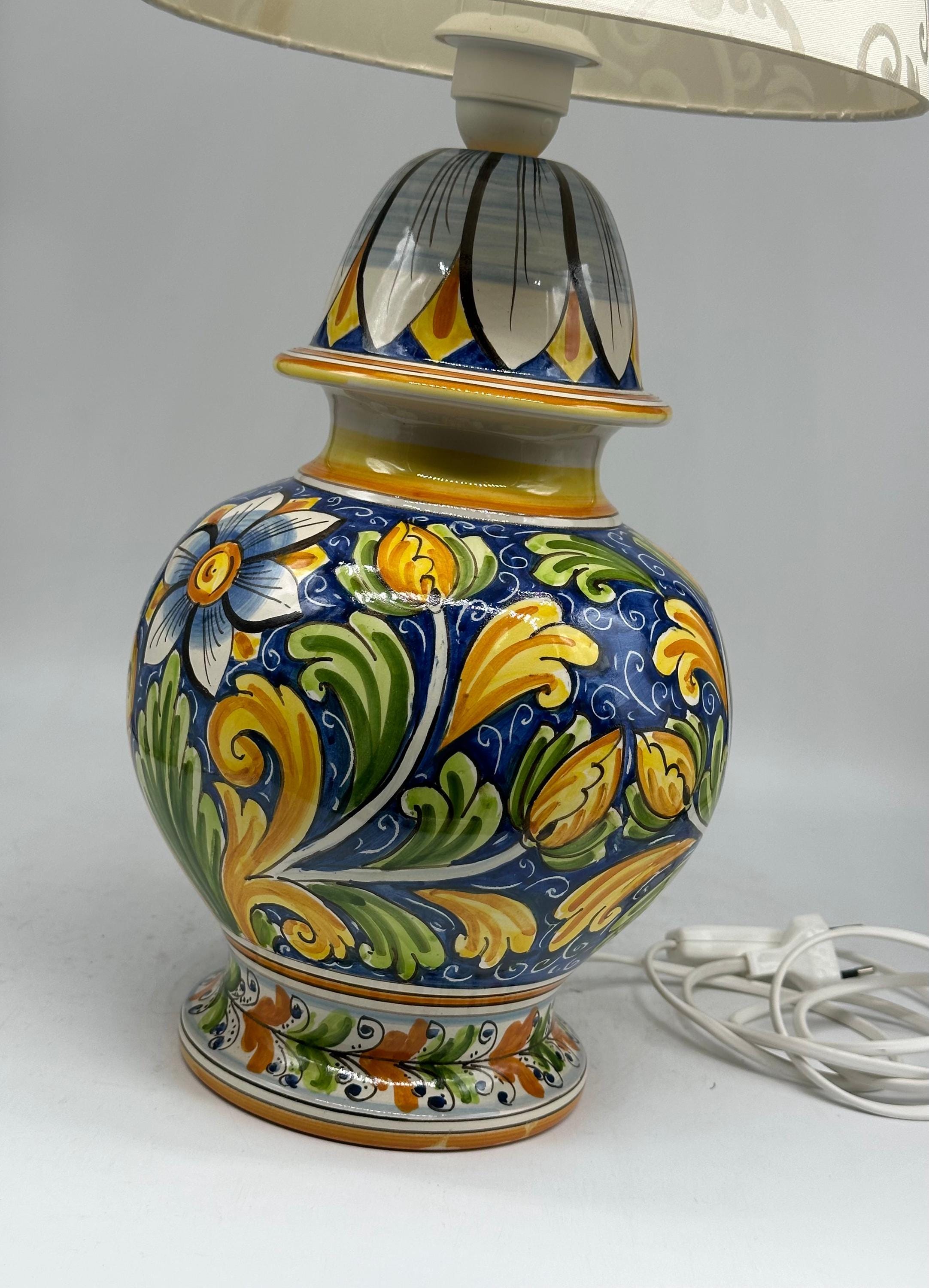 Lume Classico Ceramica Caltagirone cm H.35 L.20 Artigianale Decoro Fiore Blu - LAMPADA PIGNA