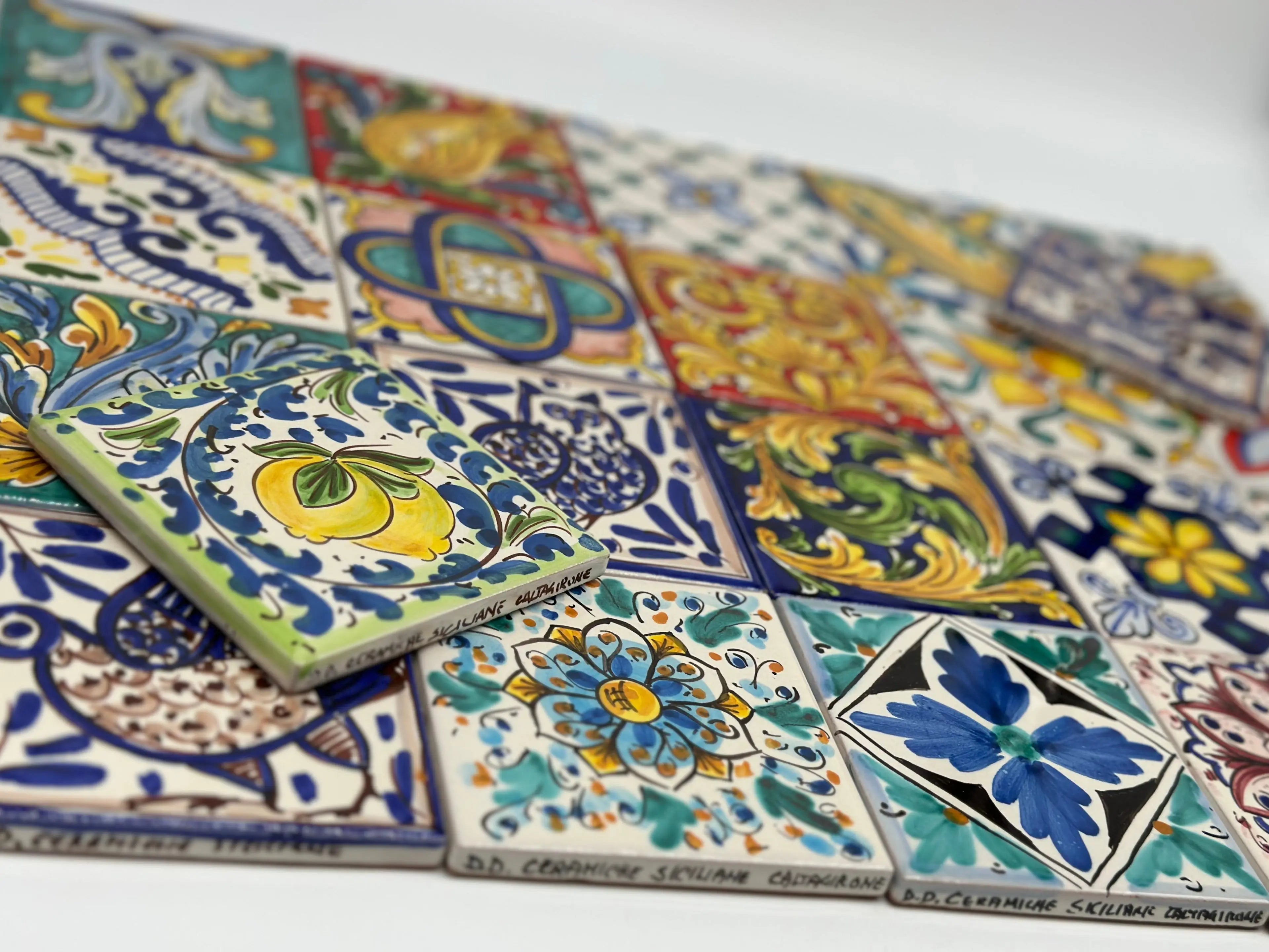 Decorative Ceramic Tiles Hand Painted Indoor & Outdoor Floor Tiles Spanish Artisan Tile Top Kitchen Mediterranean Decorative Tiles 10x10 Cm - Canada Decorative Ceramic Tiles Hand Painted Indoor & Outdoor Floor Tiles Spanish Artisan Tile Top Kitchen Mediterranean Decorative Tiles 10x10 Cm - Canada
