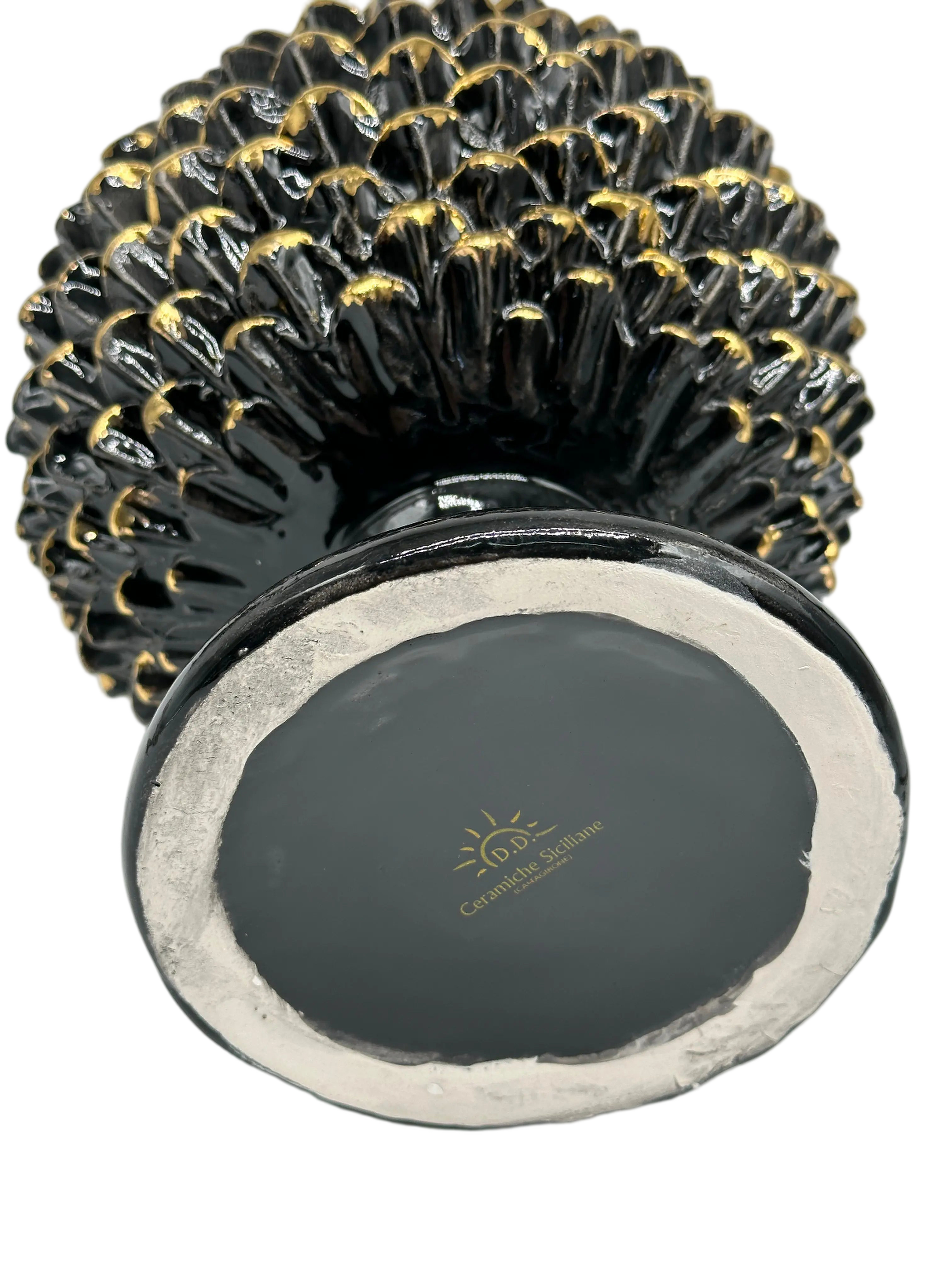 Portavaso Mezza Pigna Ceramica Caltagirone cm H.20 Artigianale Nero Punte Oro DD CERAMICHE SICILIANE