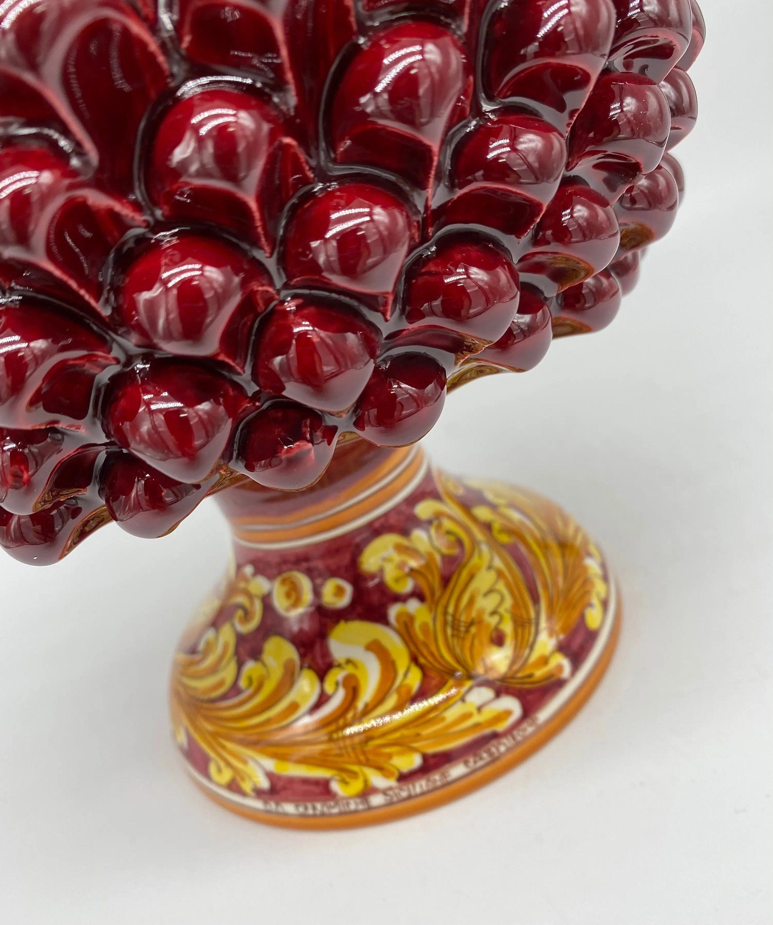 Portavaso Mezza Pigna Ceramica Caltagirone cm H.20 L.20 Artigianale Bordeaux Lucido Base Decorata DD CERAMICHE SICILIANE