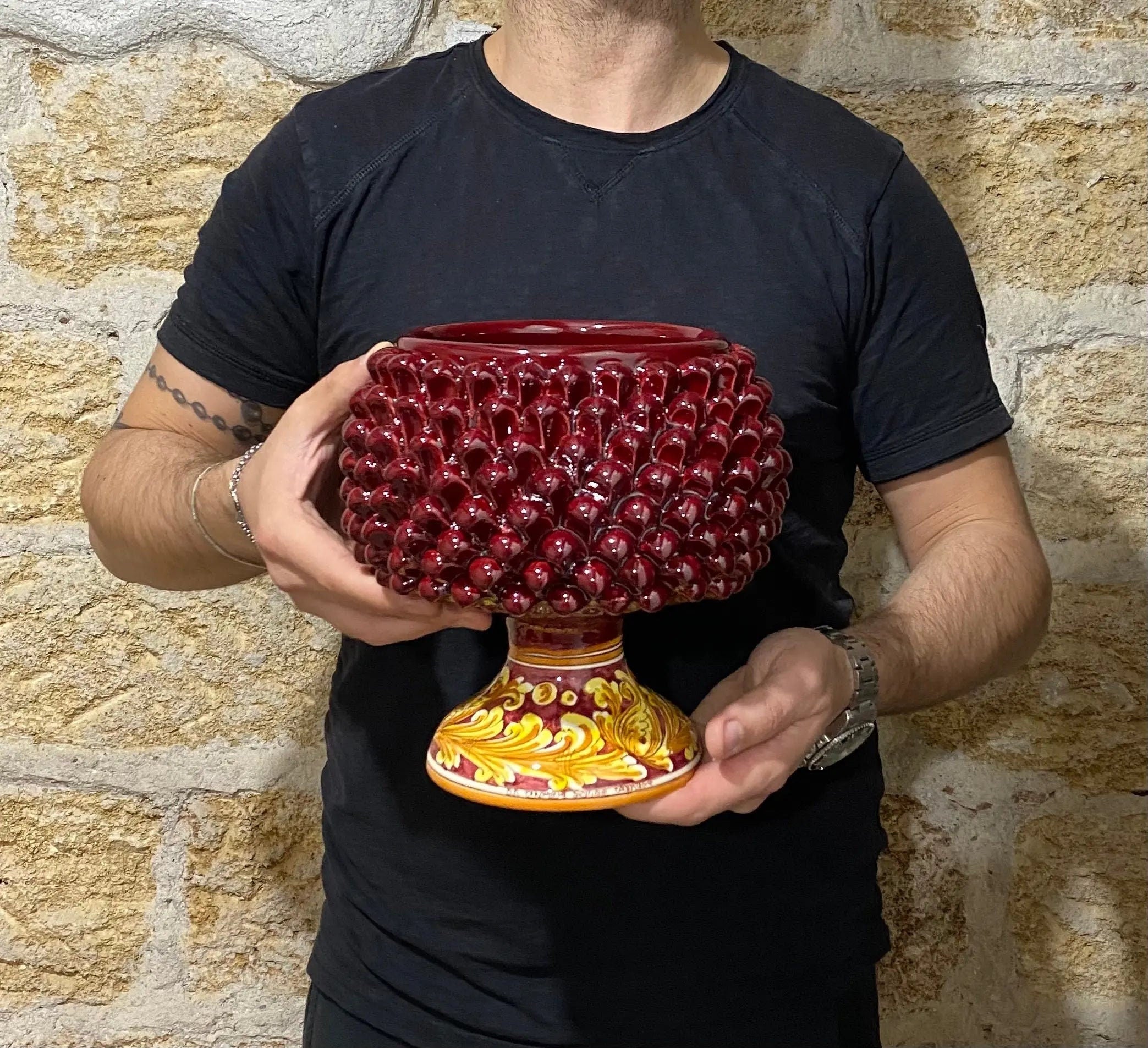 Portavaso Mezza Pigna Ceramica Caltagirone cm H.20 L.20 Artigianale Bordeaux Lucido Base Decorata DD CERAMICHE SICILIANE