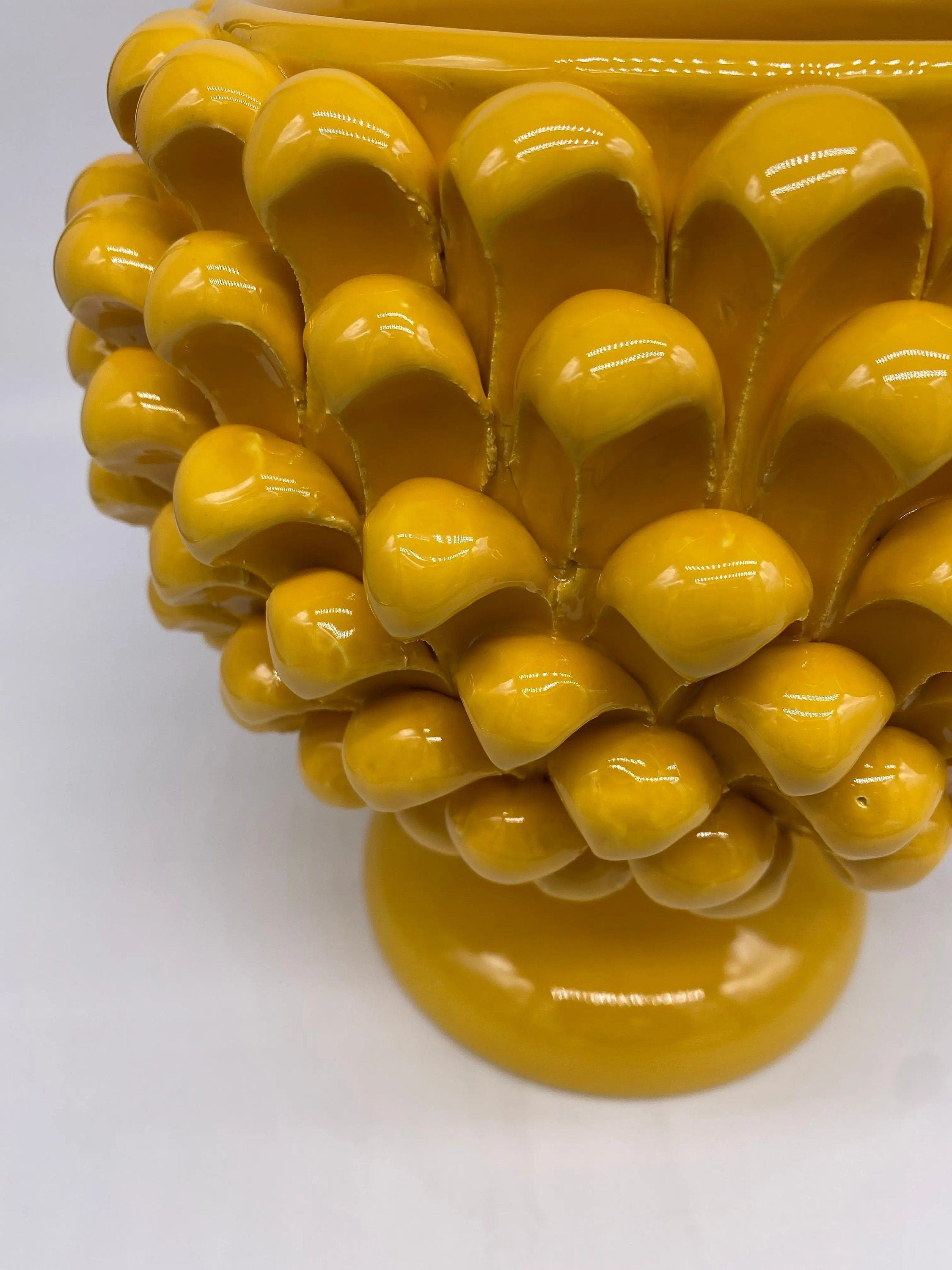 Portavaso Mezza Pigna Ceramica Caltagirone cm H.20 L.20 Artigianale Giallo DD CERAMICHE SICILIANE