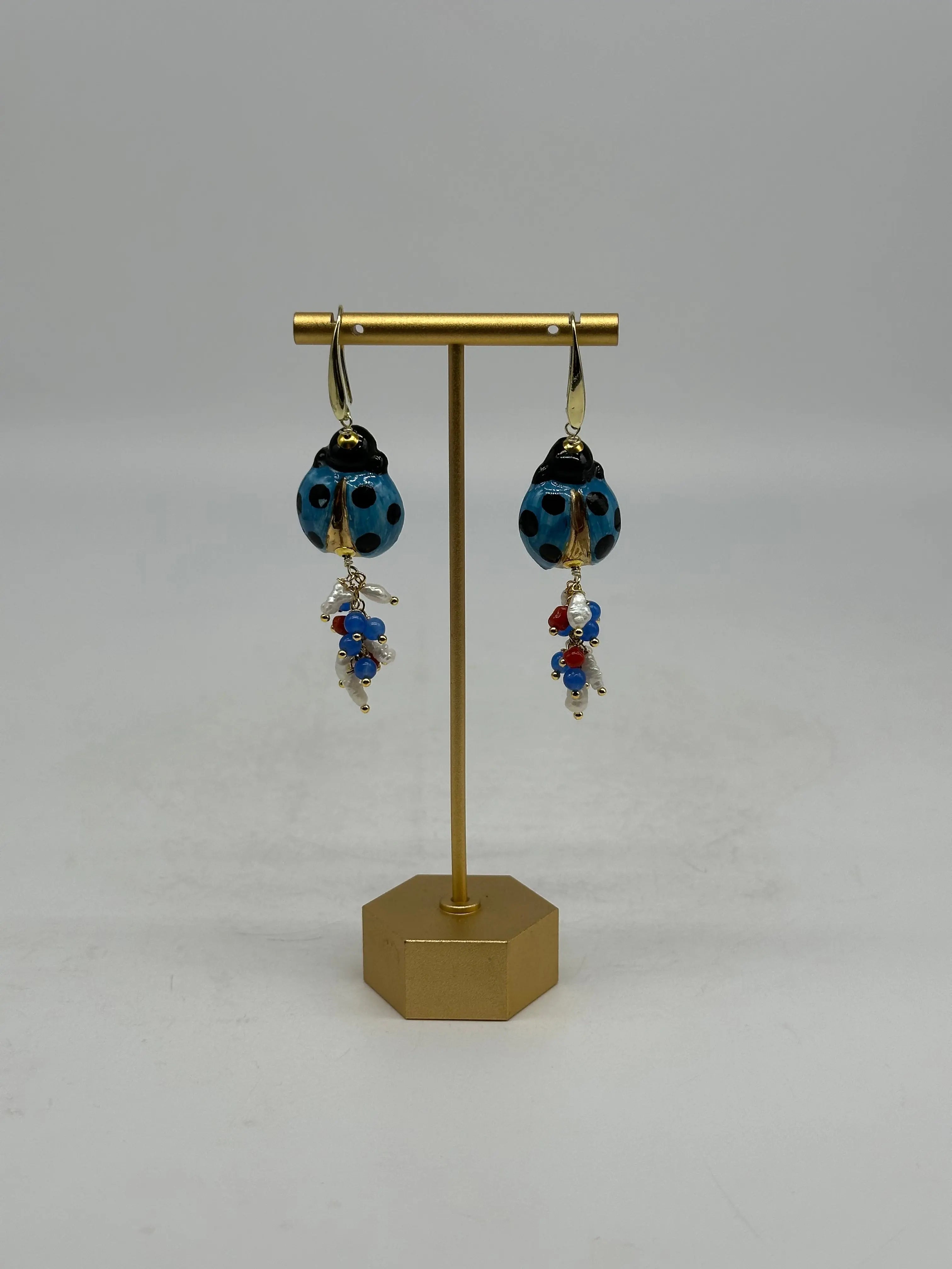 Orecchini Artigianali Coccinella Celeste Portafortuna in Ceramica di Caltagirone DD CERAMICHE SICILIANE