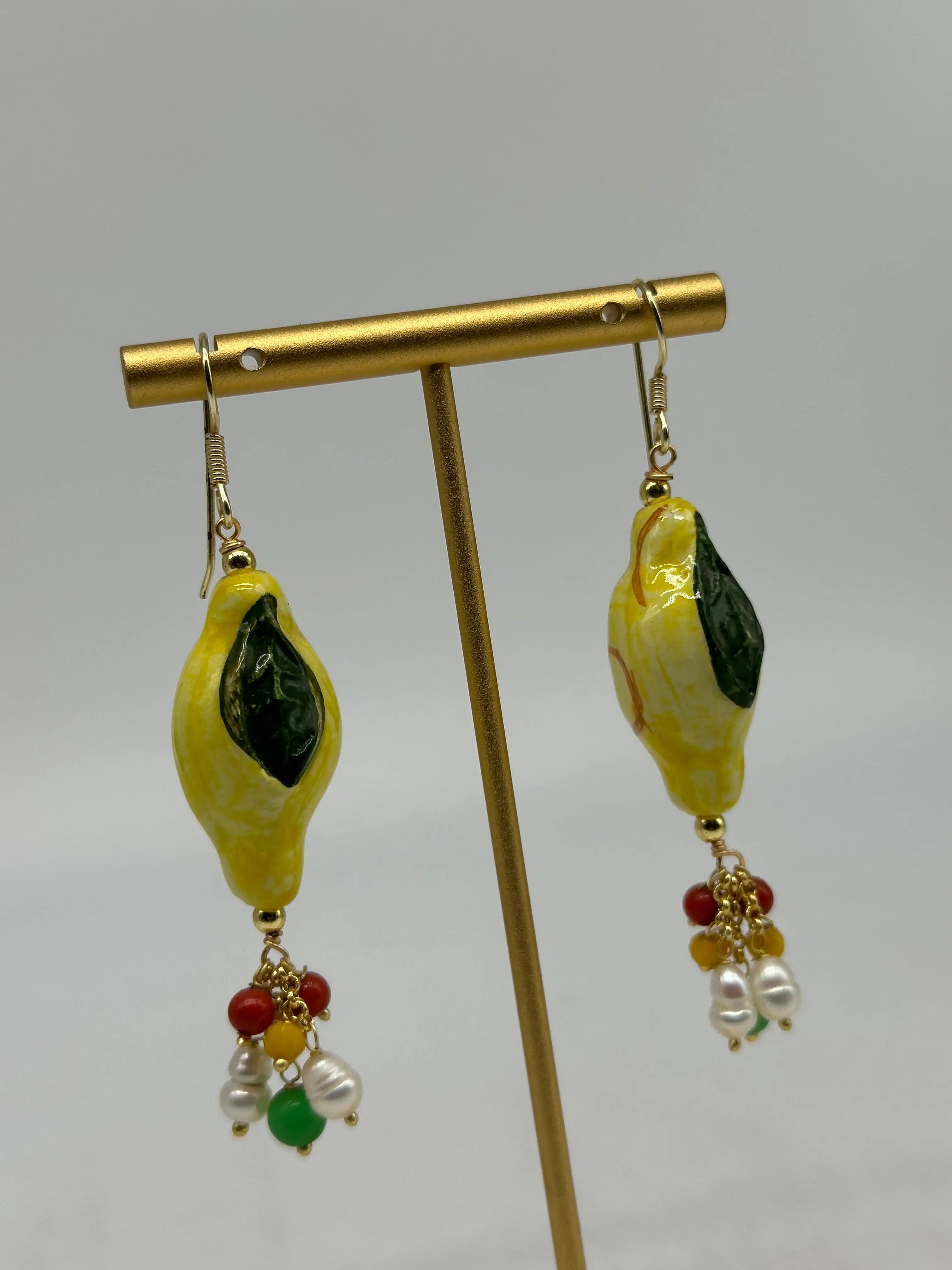 Orecchini Artigianali Limoni in Ceramica di Caltagirone, pietre e corallo V.2 DD CERAMICHE SICILIANE