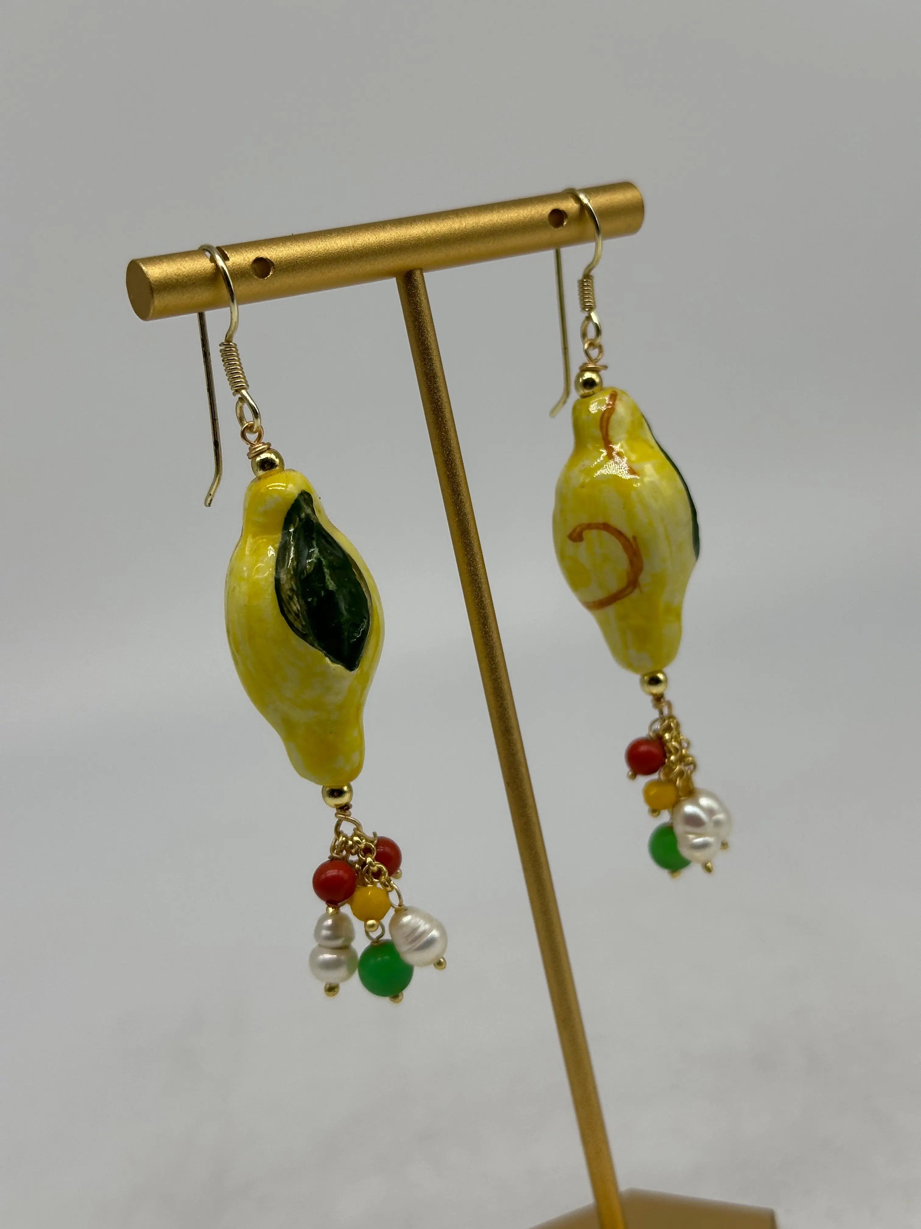 Orecchini Artigianali Limoni in Ceramica di Caltagirone, pietre e corallo V.2 DD CERAMICHE SICILIANE