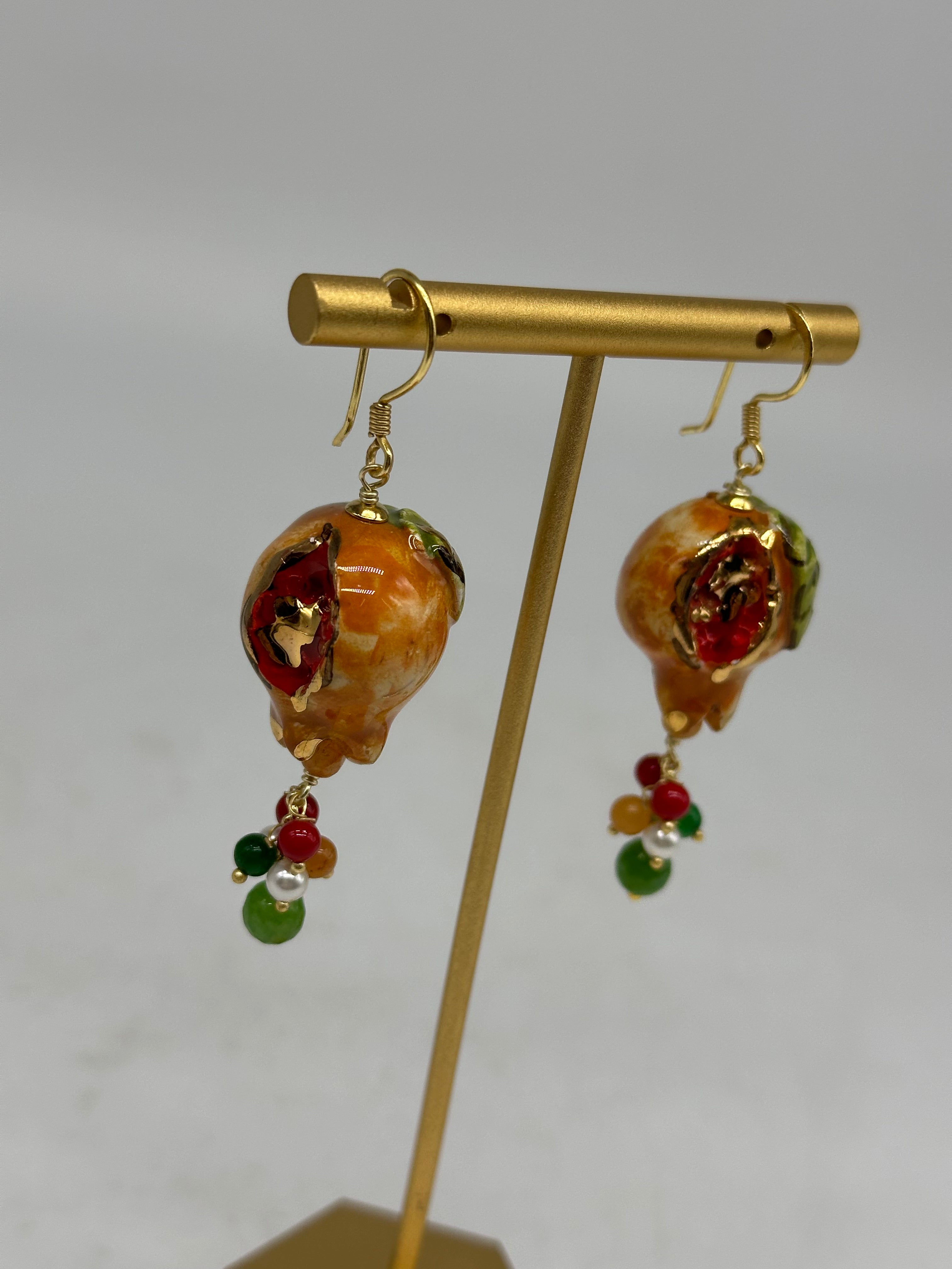 Orecchini Artigianali Melograni in Ceramica di Caltagirone pietre e corallo - ORECCHINI
