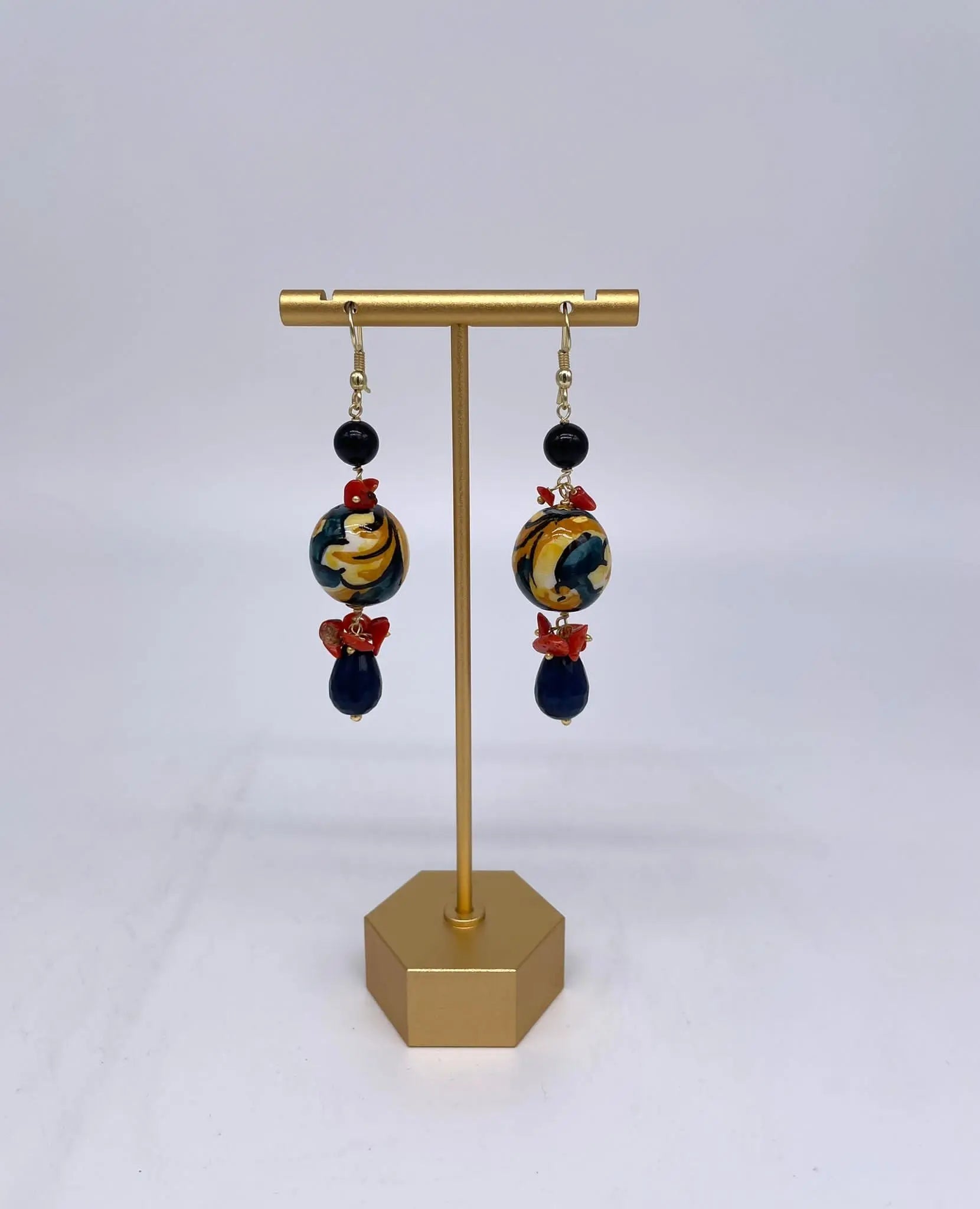 Orecchini Artigianali Sfere di Natale Blu in Ceramica di Caltagirone, pietre e corallo - DD CERAMICHE SICILIANE