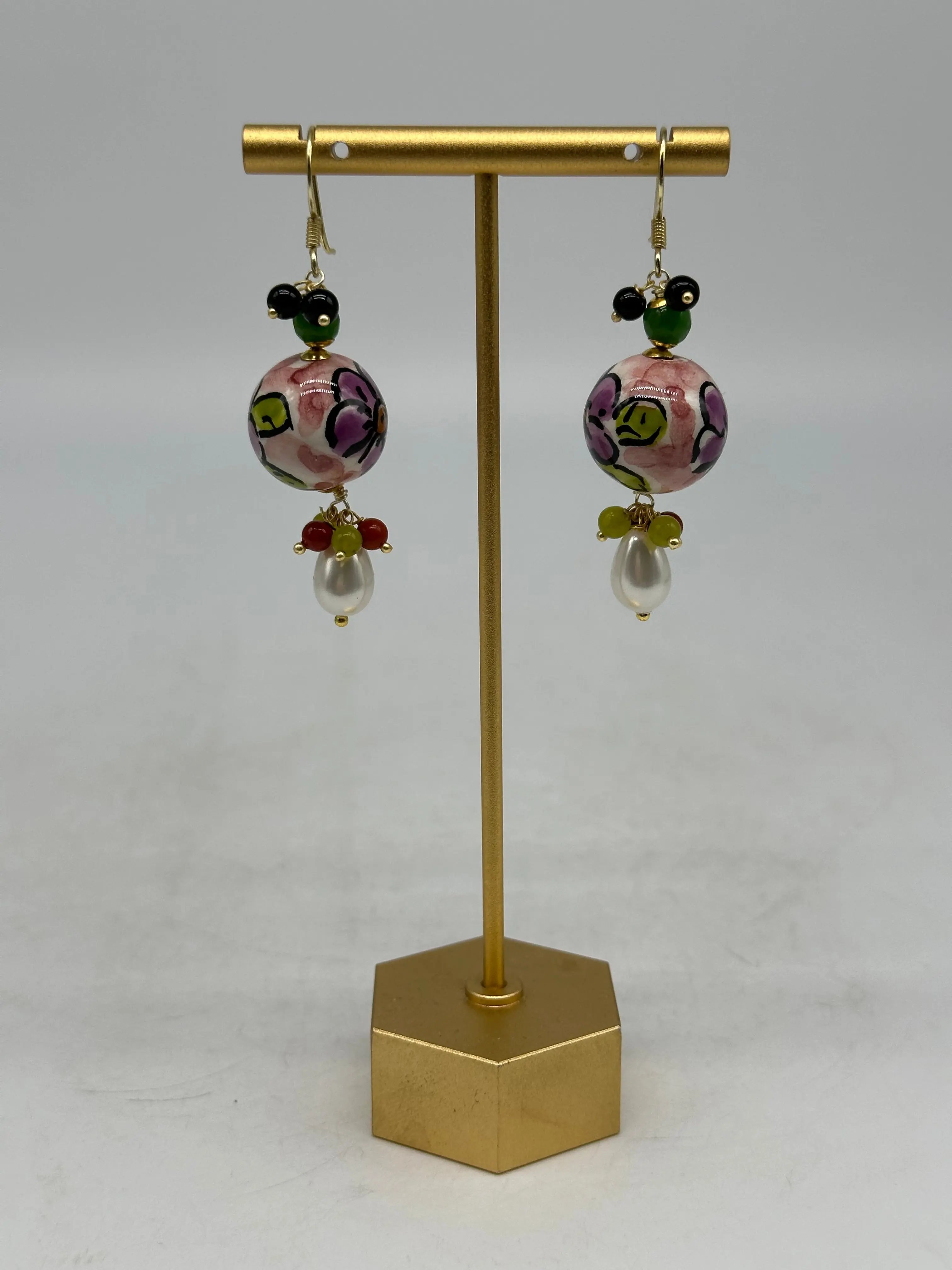 Orecchini Artigianali Sfere di Natale Rosa in Ceramica di Caltagirone, pietre e corallo DD CERAMICHE SICILIANE