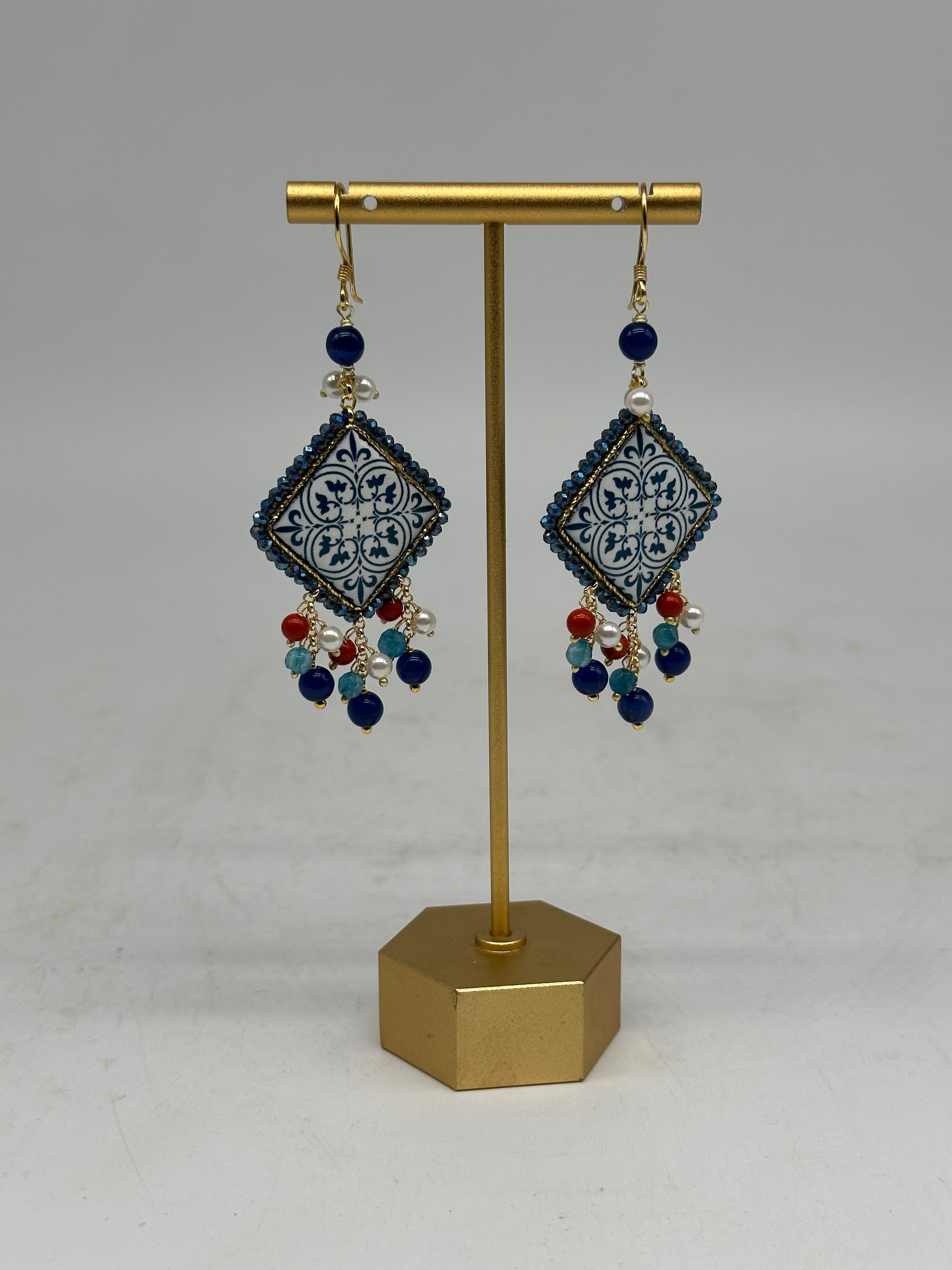 Orecchini Piastrella Ceramica di Caltagirone cornice blu pietre perle V.9 - ORECCHINI