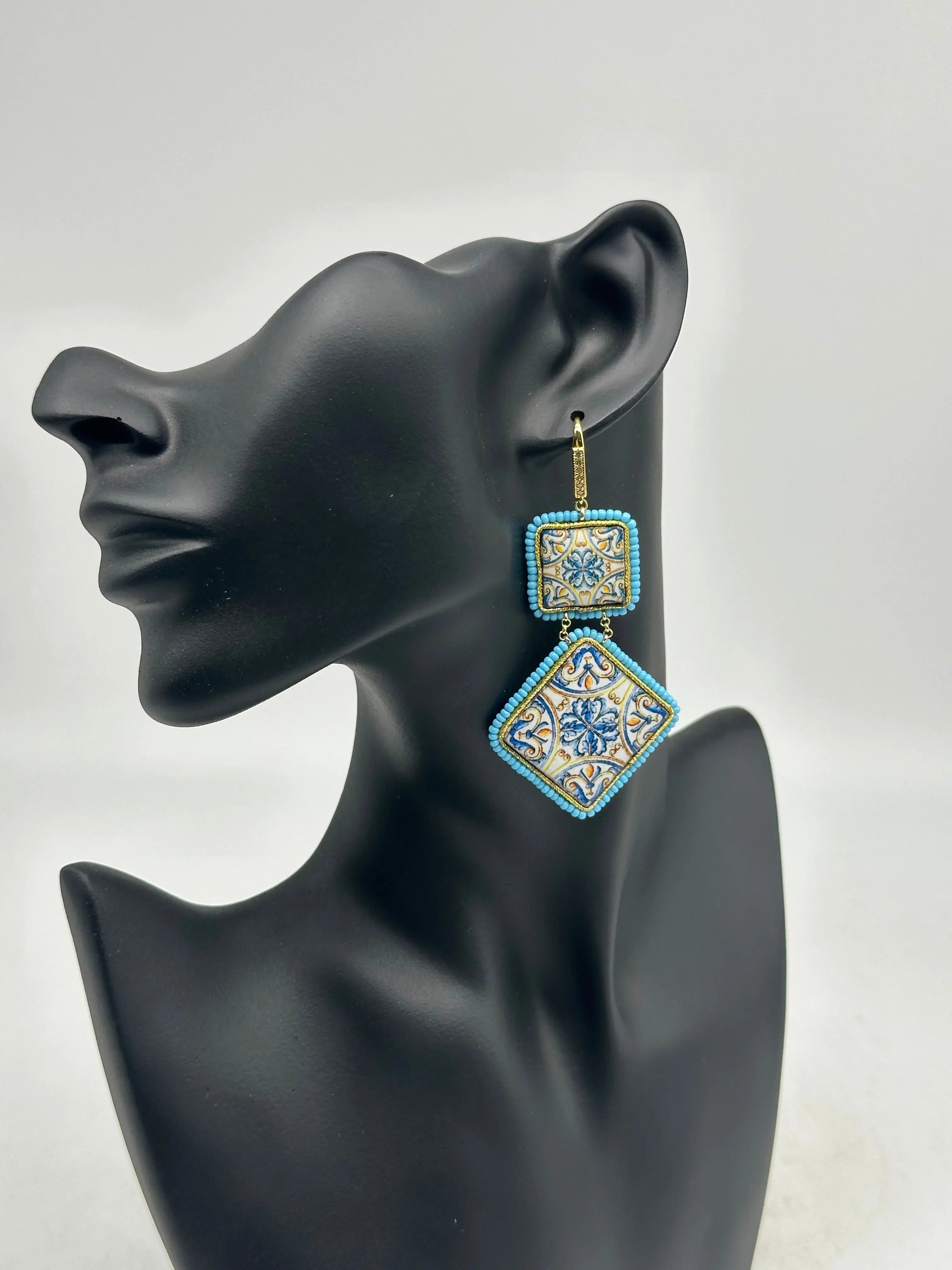 Orecchini Piastrella Ceramica di Caltagirone, cornice celeste DD Ceramiche Siciliane