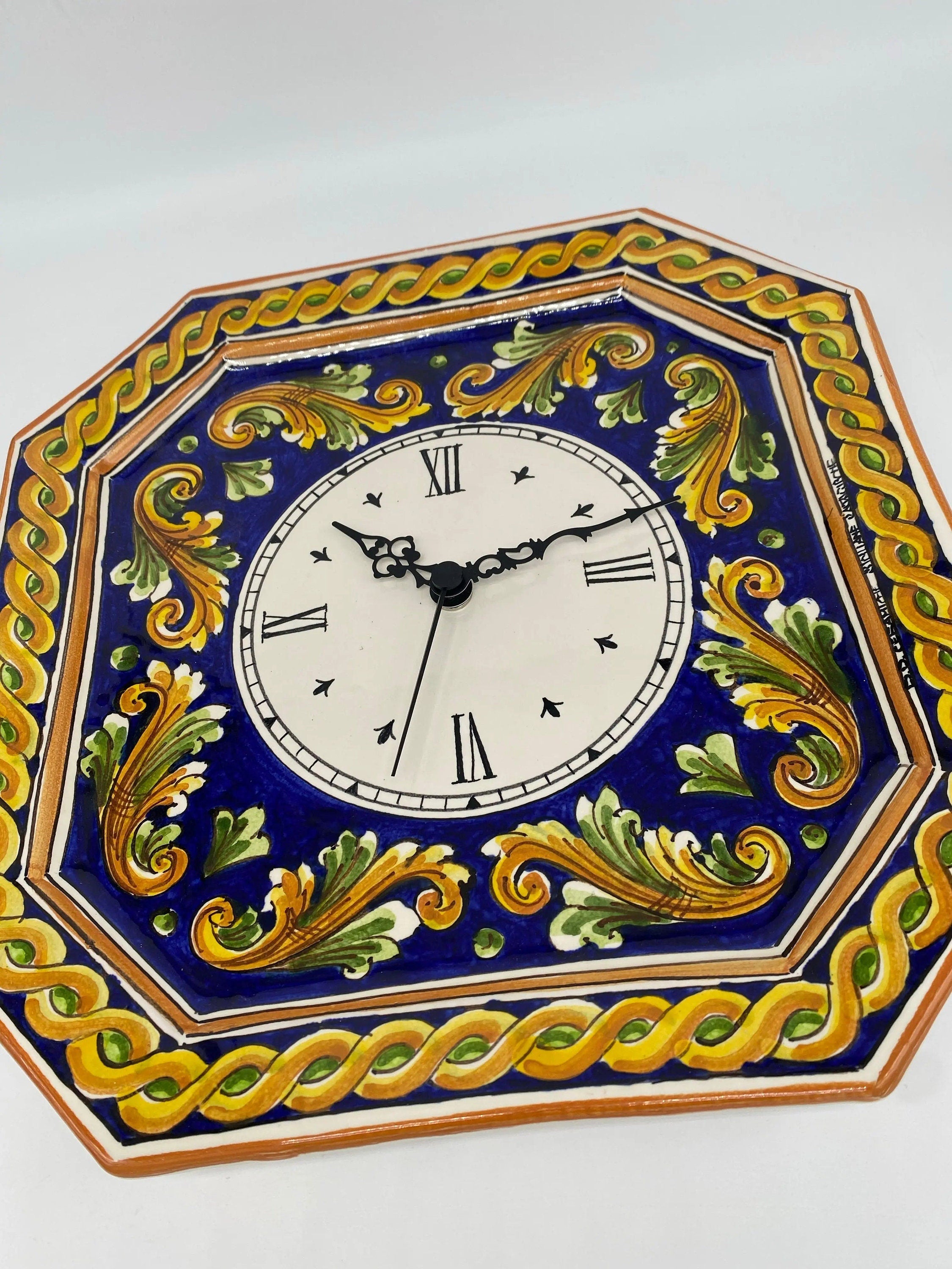 Orologio da Parete Ceramica Caltagirone Ottagonale dipinto a mano cm 32 Decoro n.2 DD CERAMICHE SICILIANE