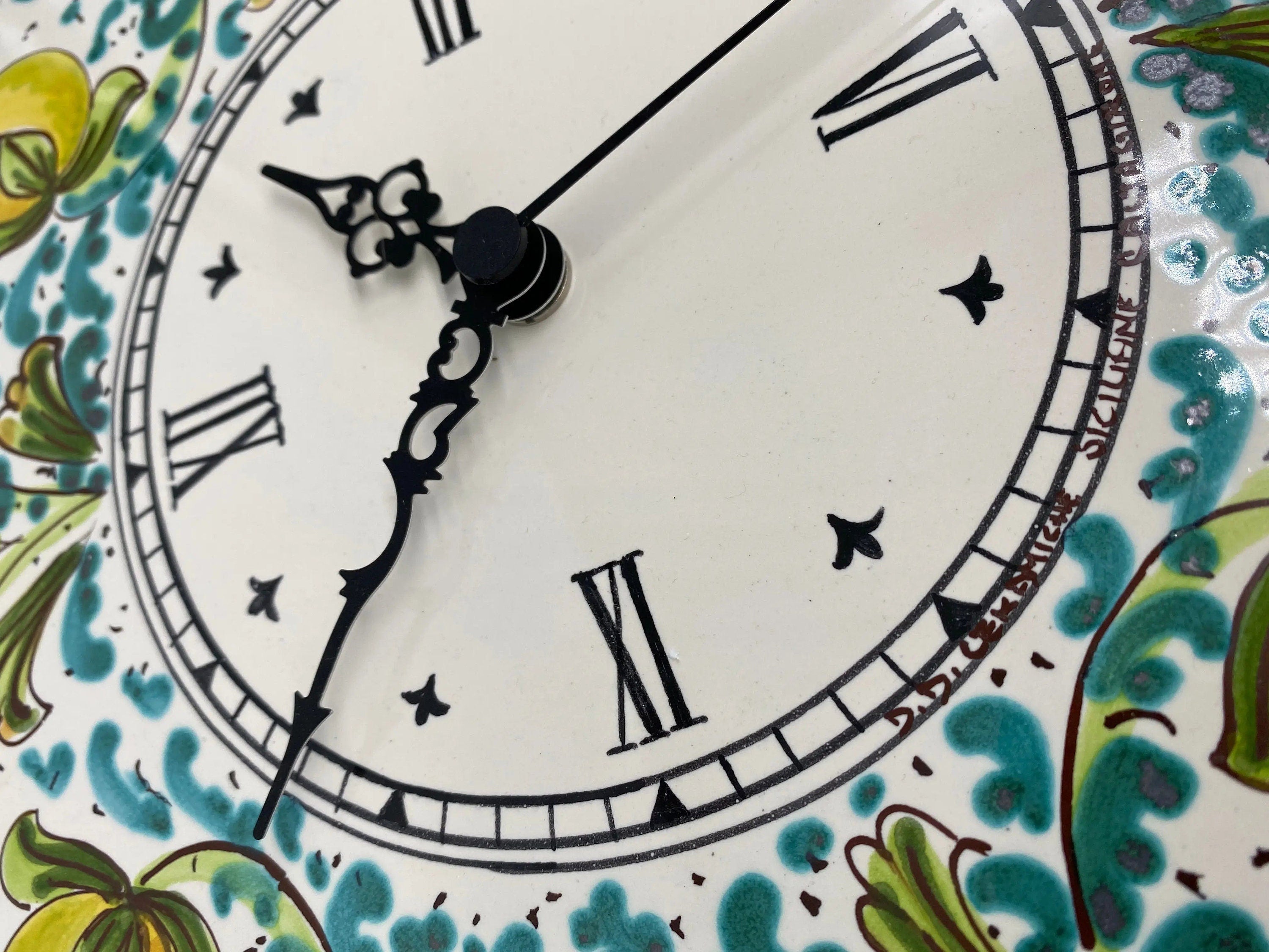 Orologio da Parete Ceramica Caltagirone Quadrato dipinto a mano Lato 30cm Decoro n.1 DD CERAMICHE SICILIANE