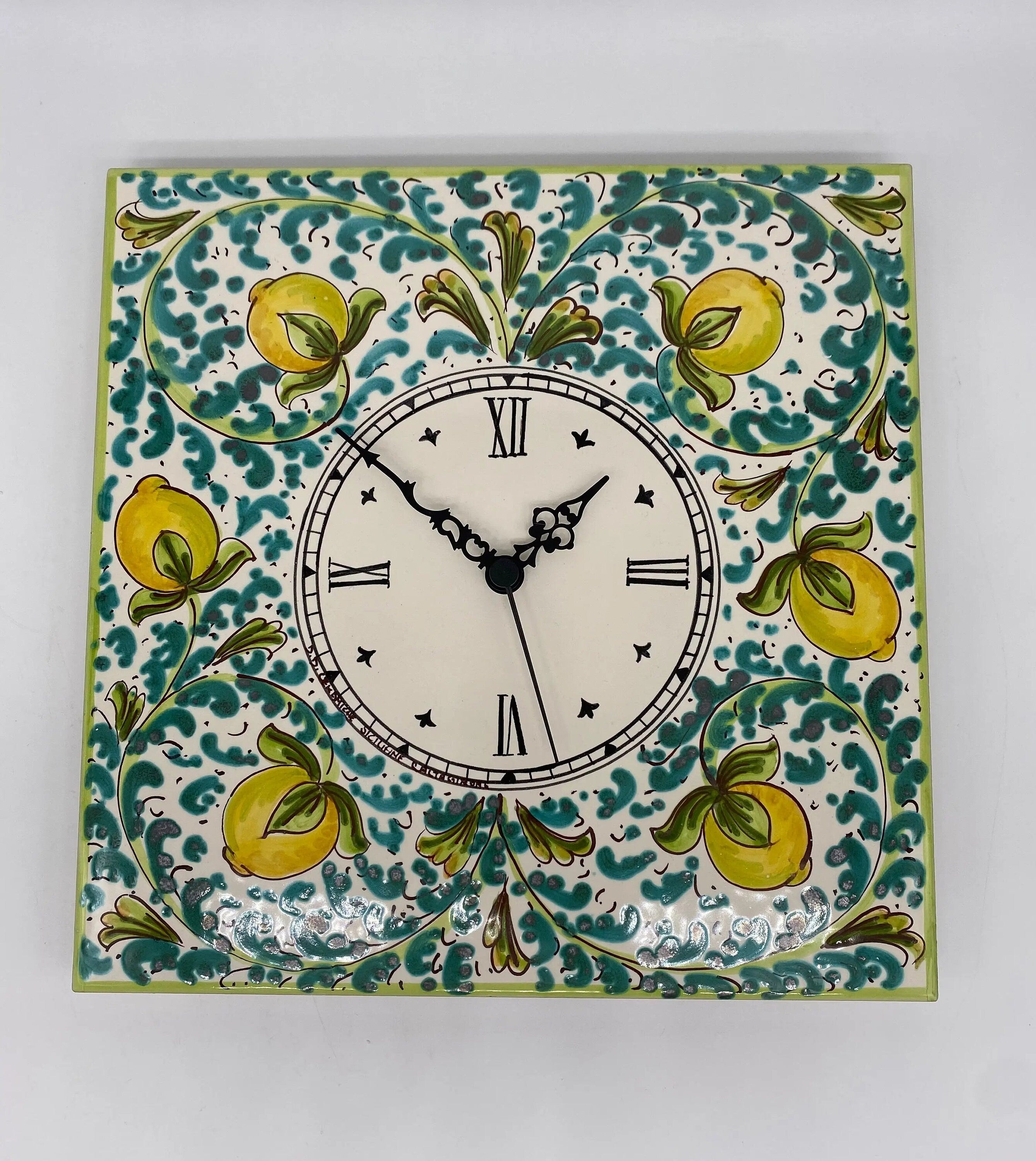 Orologio da Parete Ceramica Caltagirone Quadrato dipinto a mano Lato 30cm Decoro n.1 DD CERAMICHE SICILIANE