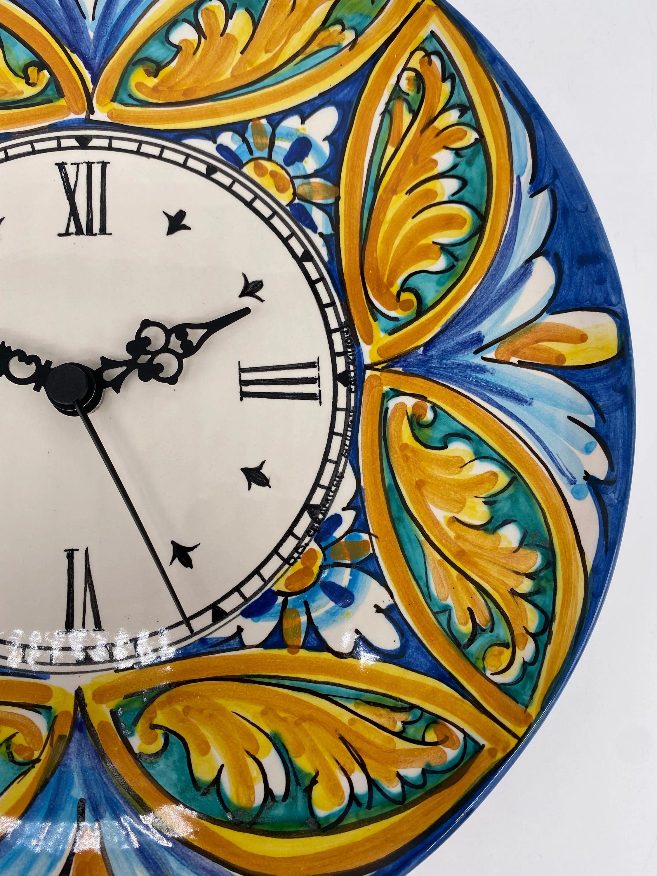 Orologio da Parete Ceramica Caltagirone Rotondo dipinto a mano cm D.30 Decoro n.4 DD CERAMICHE SICILIANE
