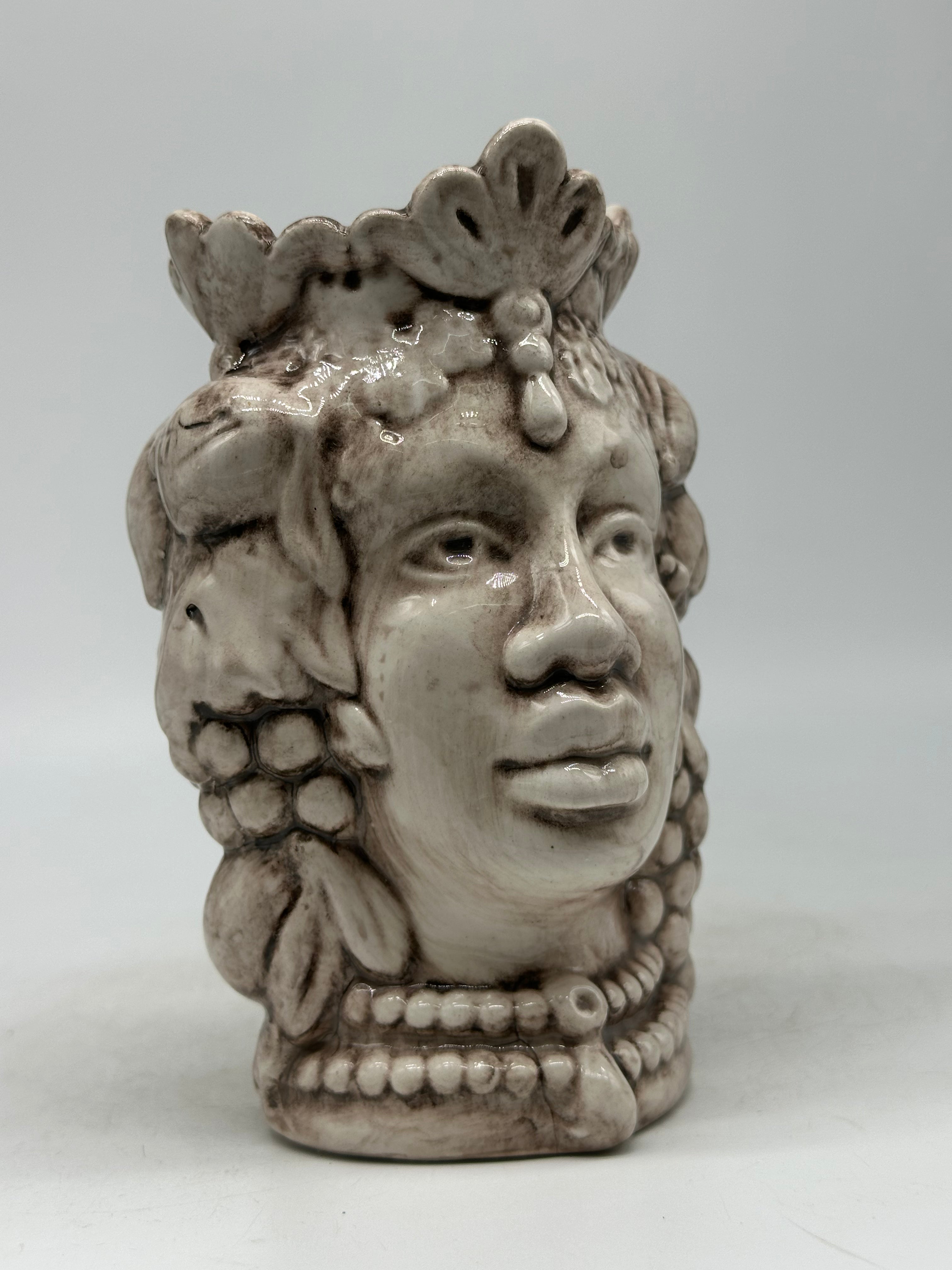 Pezzo con Difetto - Testa di Moro Afro Frutta Donna Ceramica Caltagirone cm H.18 L.12 Artigianale Ecru - TESTE DI MORO