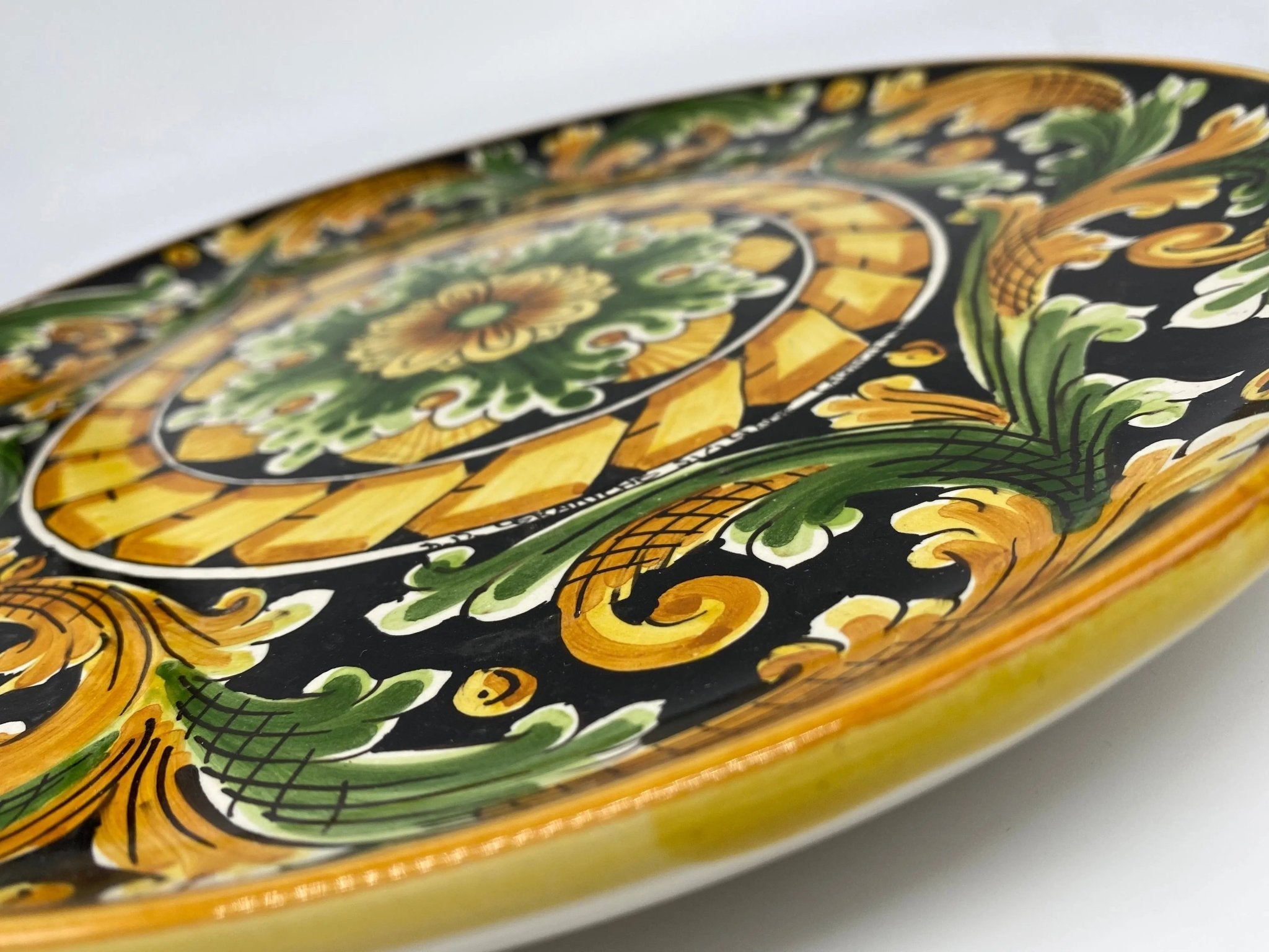 Piatto Decorativo dipinto a mano diametro cm 30 Decoro n.11 - DD CERAMICHE SICILIANE