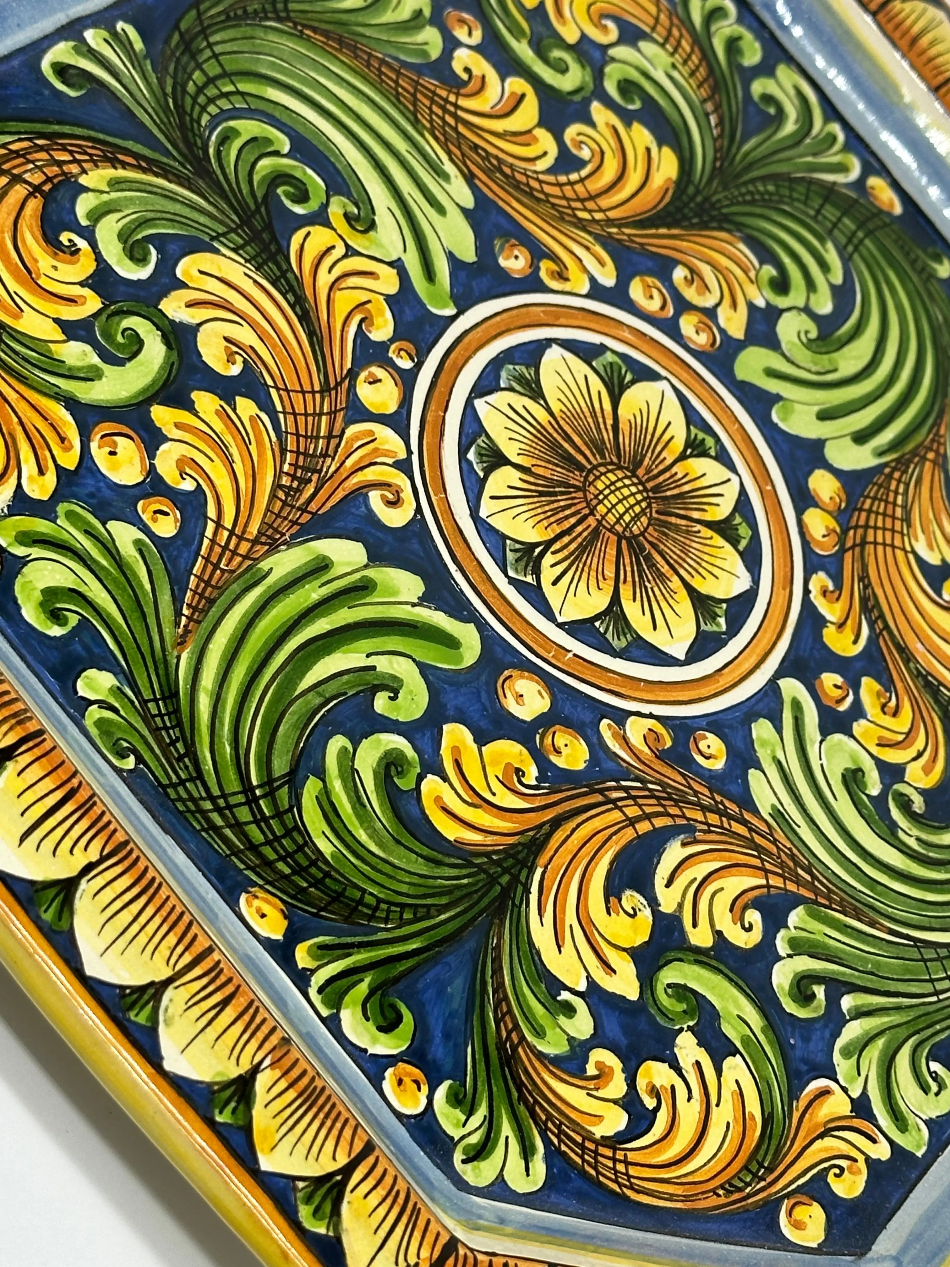 Piatto Decorativo Ottagonale dipinto a mano cm 32 Decoro n.2 DD CERAMICHE SICILIANE