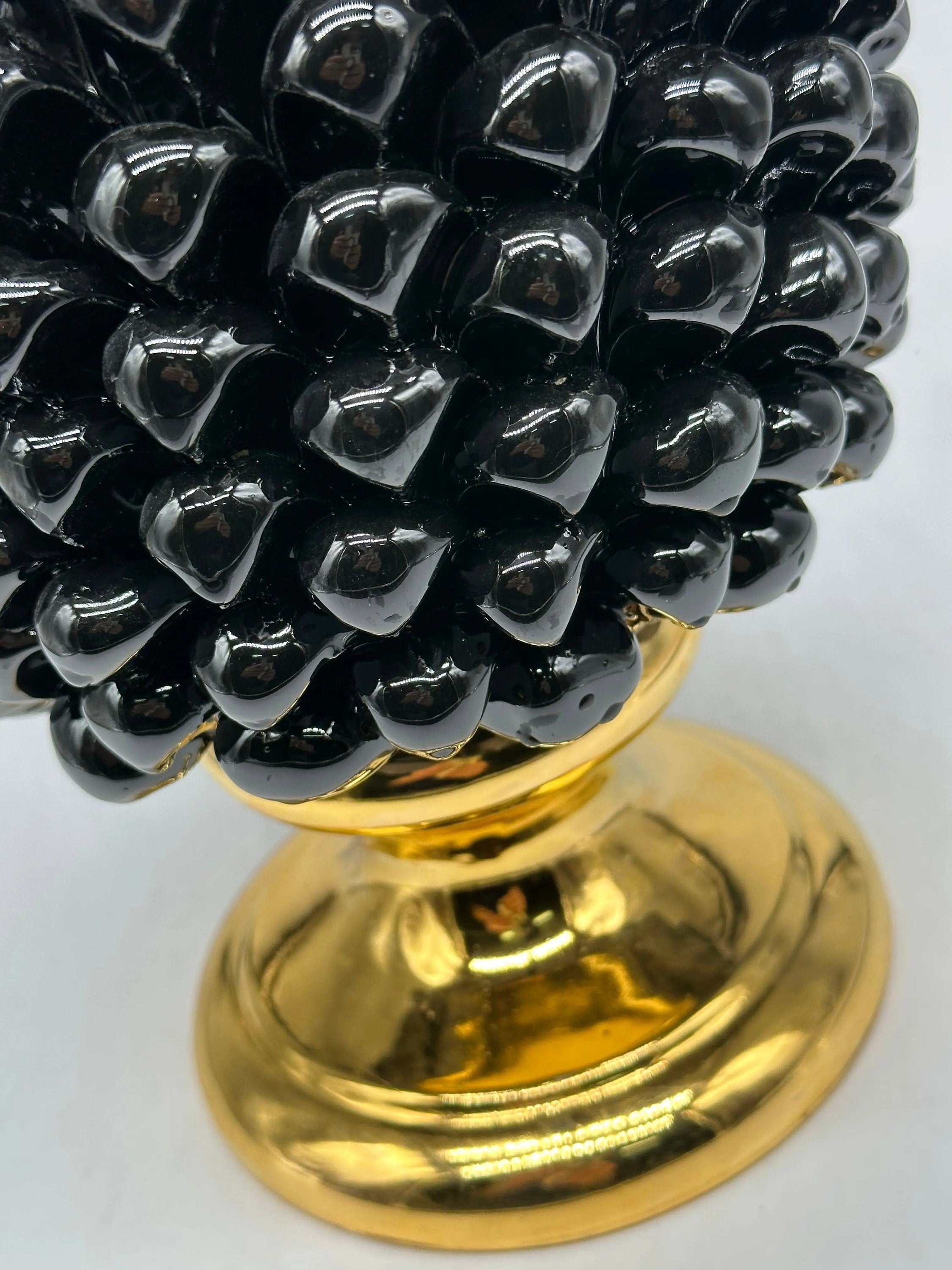 Pigna Aurum Ceramica Caltagirone cm H.30 Artigianale Nero DD CERAMICHE SICILIANE