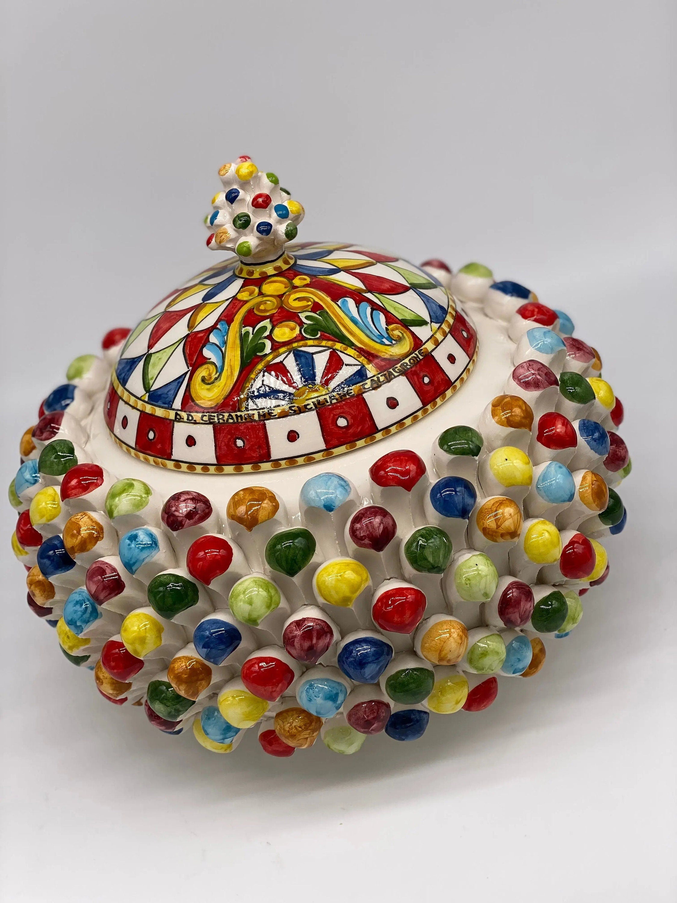 Pigna Biscottiera “Carretto” Ceramica Caltagirone cm H.23 L.25 D.14 Artigianale Multicolor DD CERAMICHE SICILIANE