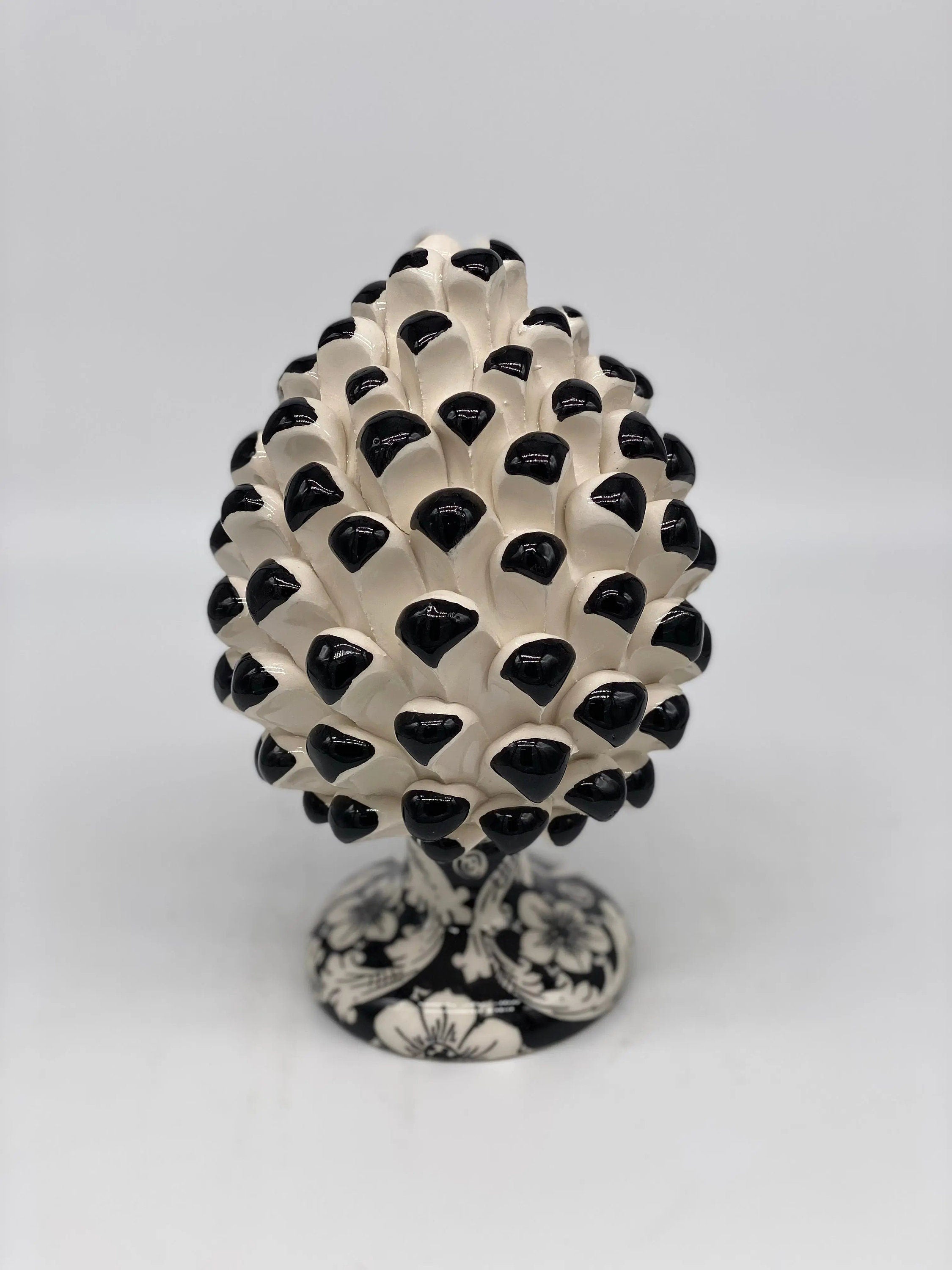 Pigna Ceramica Caltagirone cm H.20 Artigianale Base Decorata Punte Nero DD CERAMICHE SICILIANE