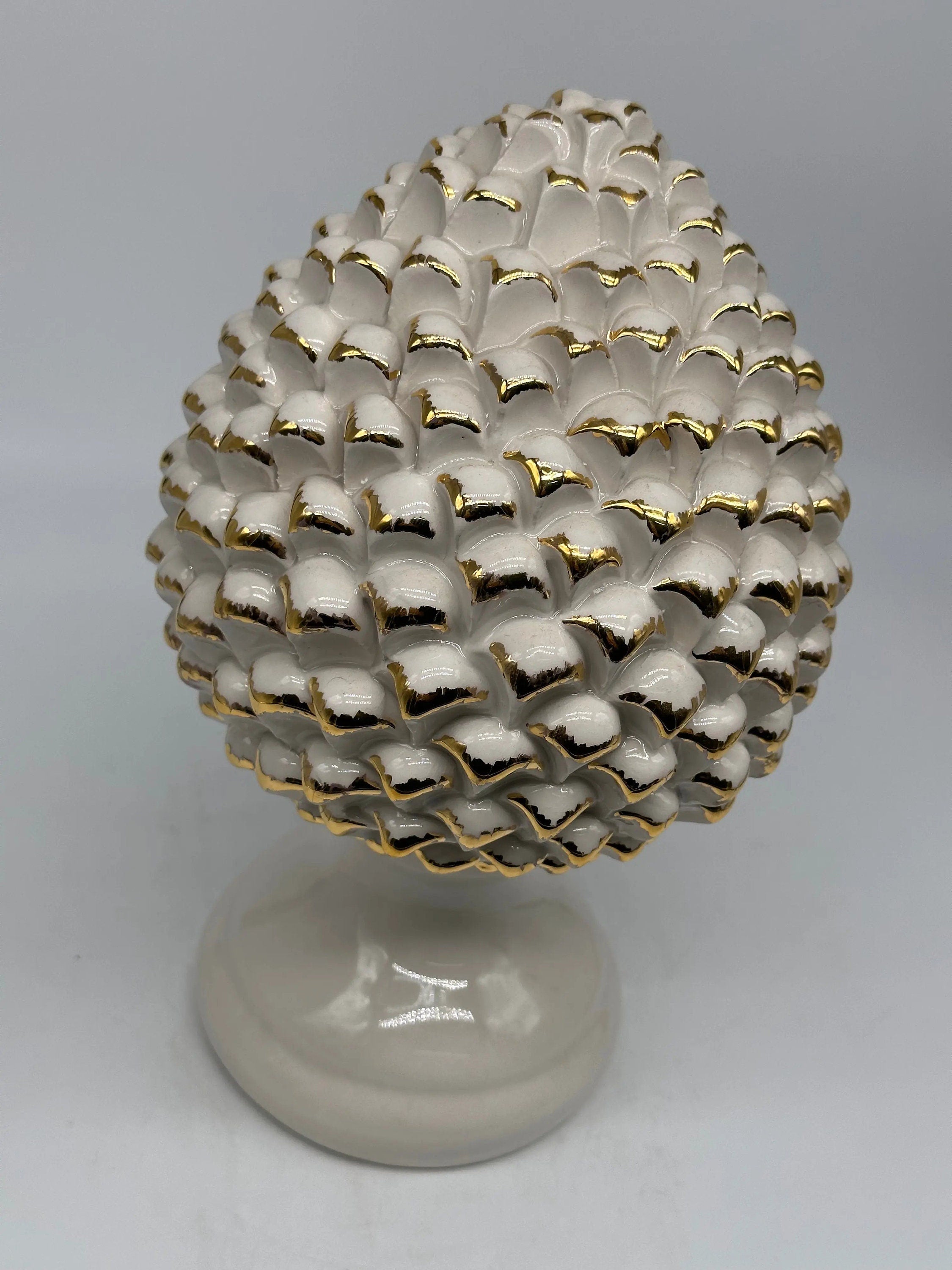 Pigna Ceramica Caltagirone cm H.28 L.17 Artigianale Bianco Oro Linea Luis DD CERAMICHE SICILIANE