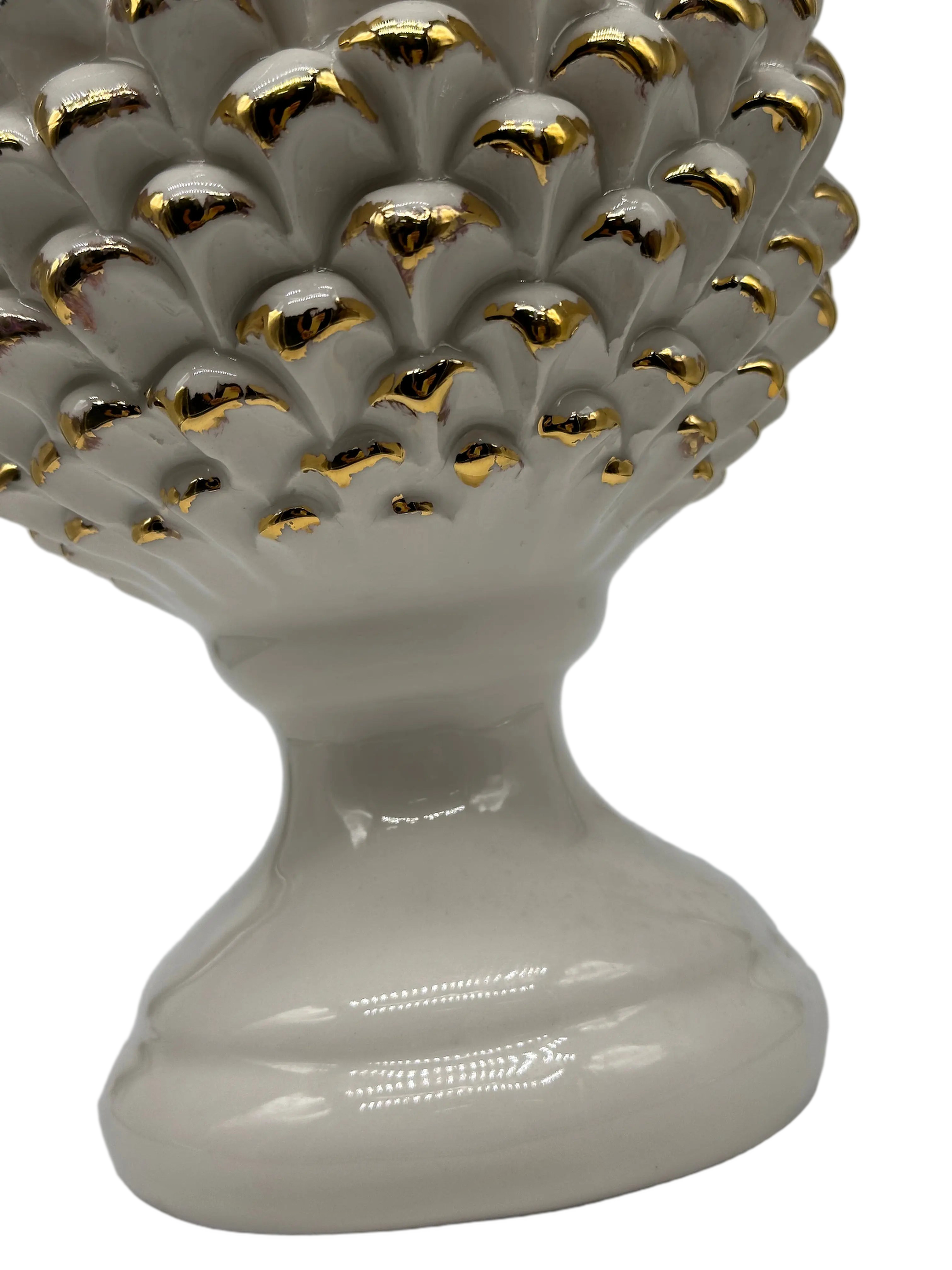 Pigna Ceramica Caltagirone cm H.28 L.17 Artigianale Bianco Oro Linea Luis DD CERAMICHE SICILIANE