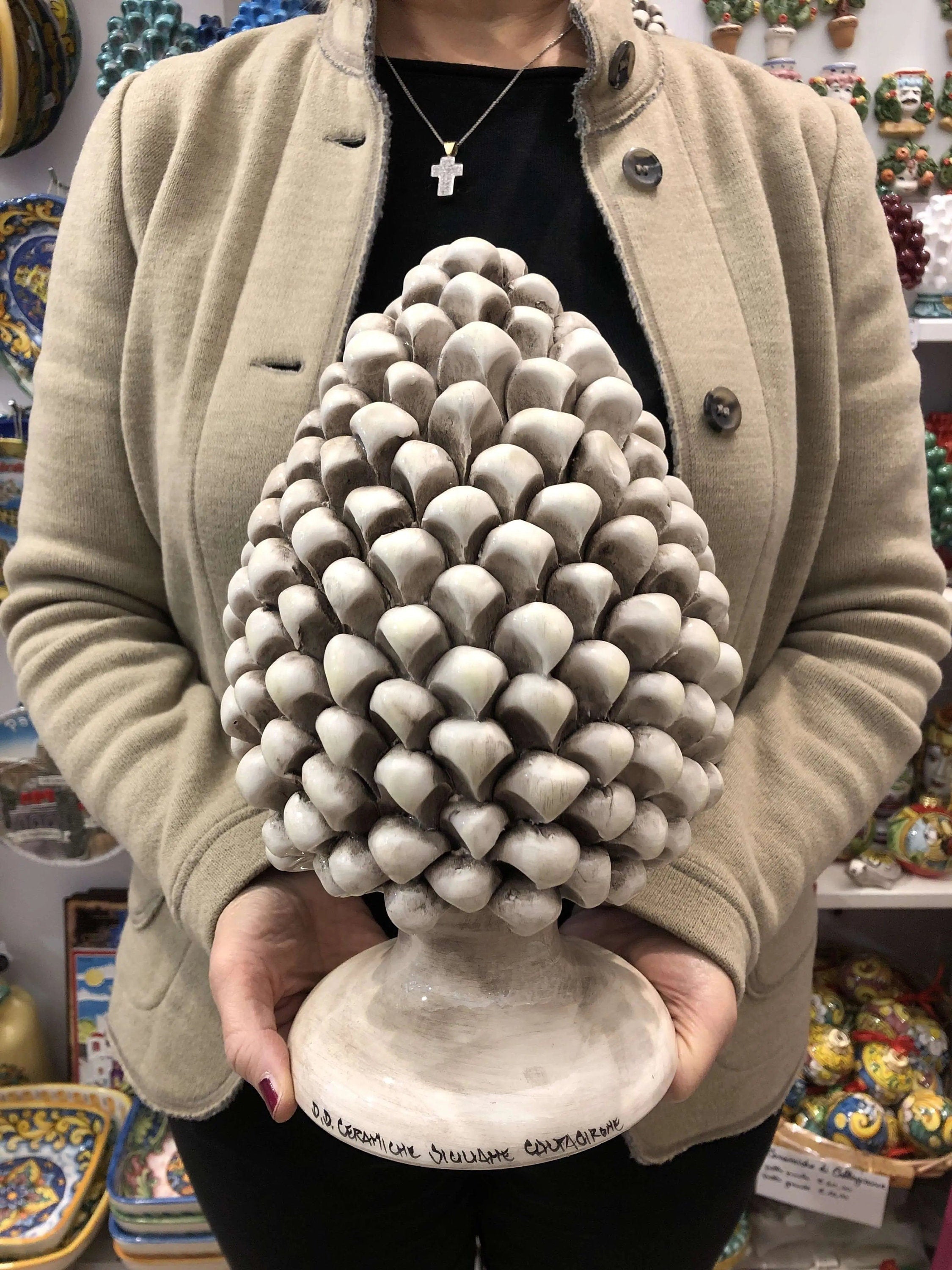 Pigna Ceramica Caltagirone cm H.30 Artigianale Beige Écru DD CERAMICHE SICILIANE