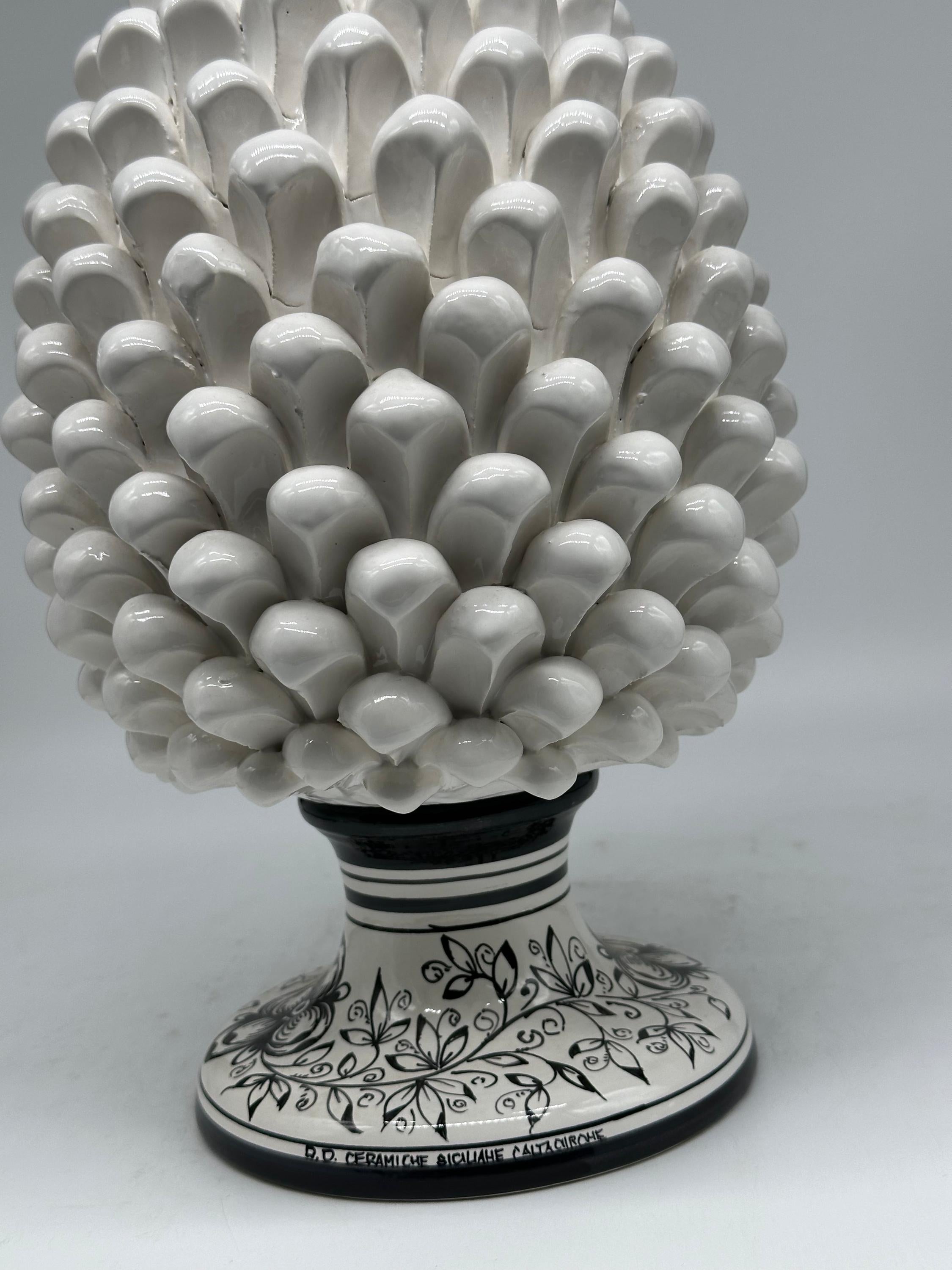 Pigna Ceramica Caltagirone cm H.35 Artigianale Bianca Base Decorata - PIGNA