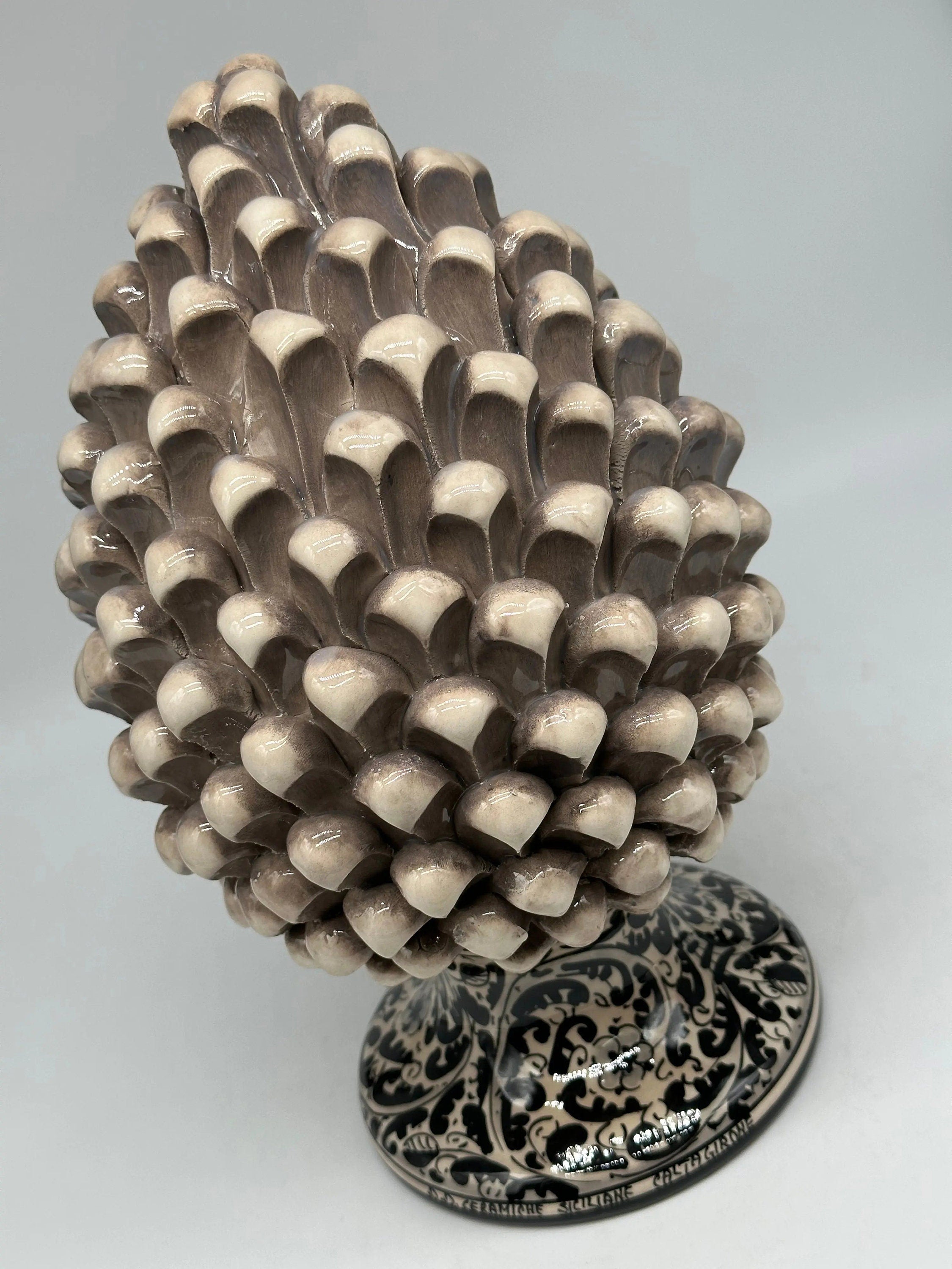 Pigna Ceramica Caltagirone cm H.40 Artigianale Beige con Base Decorata Nero DD CERAMICHE SICILIANE