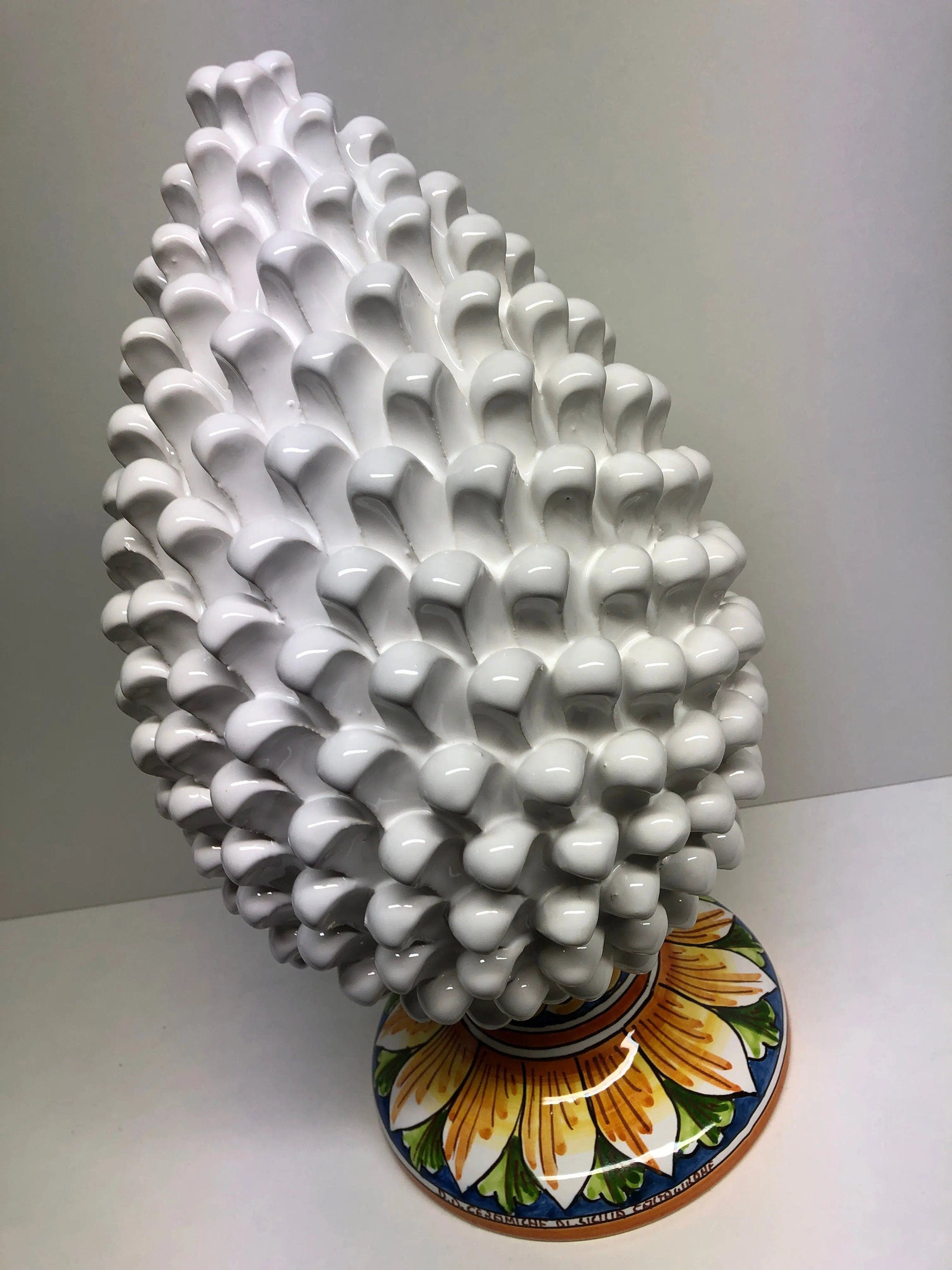 Pigna Ceramica Caltagirone cm H.40 Artigianale Bianco con Base Decorata DD CERAMICHE SICILIANE