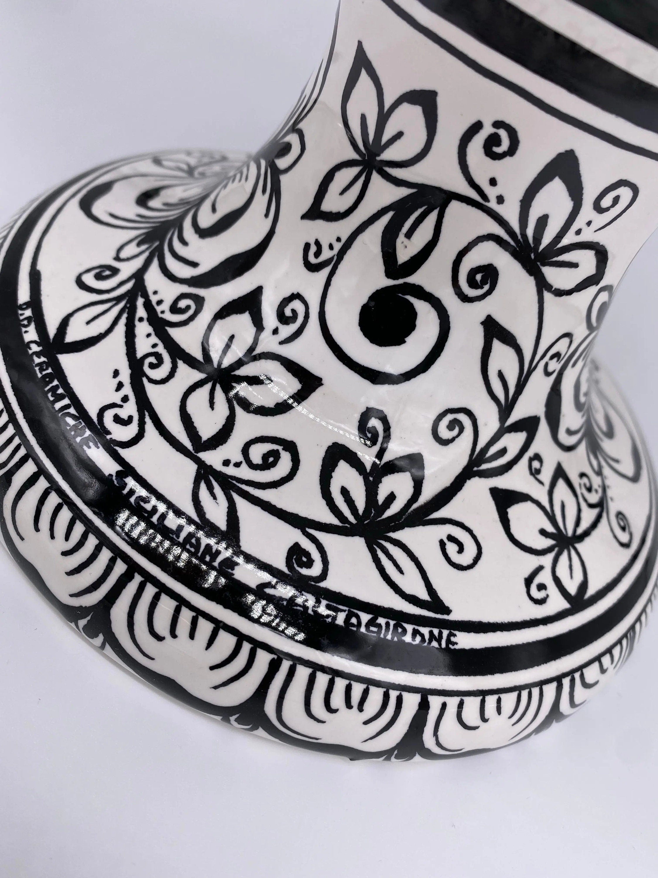 Pigna Ceramica Caltagirone cm H.40 Artigianale Bianco con Base Decorata Nero DD CERAMICHE SICILIANE