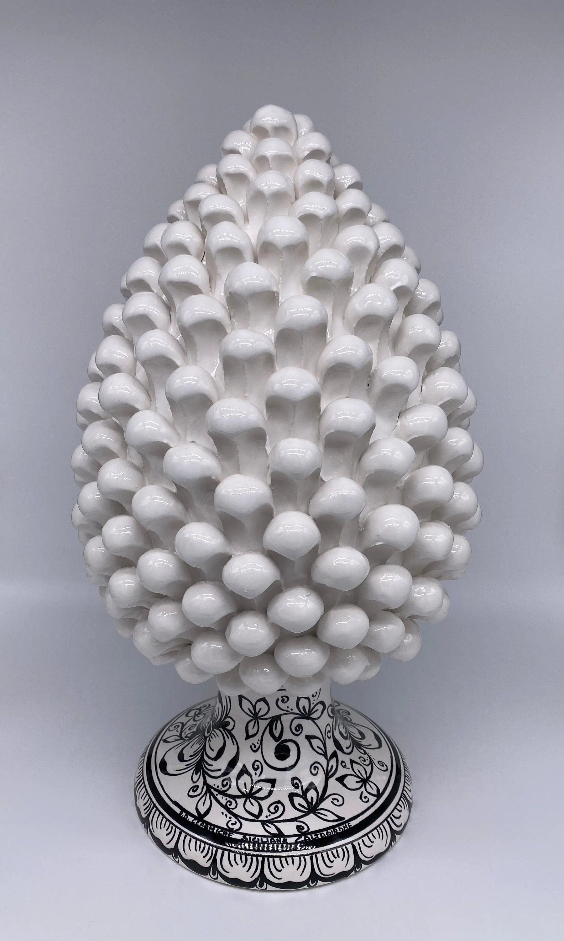 Pigna Ceramica Caltagirone cm H.40 Artigianale Bianco con Base Decorata Nero DD CERAMICHE SICILIANE