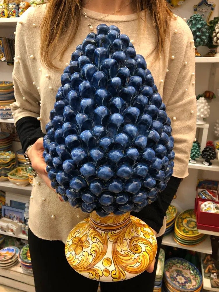 Pigna Ceramica Caltagirone cm H.40 Artigianale Blu Antico Base Decorata su fondo Bianco DD CERAMICHE SICILIANE