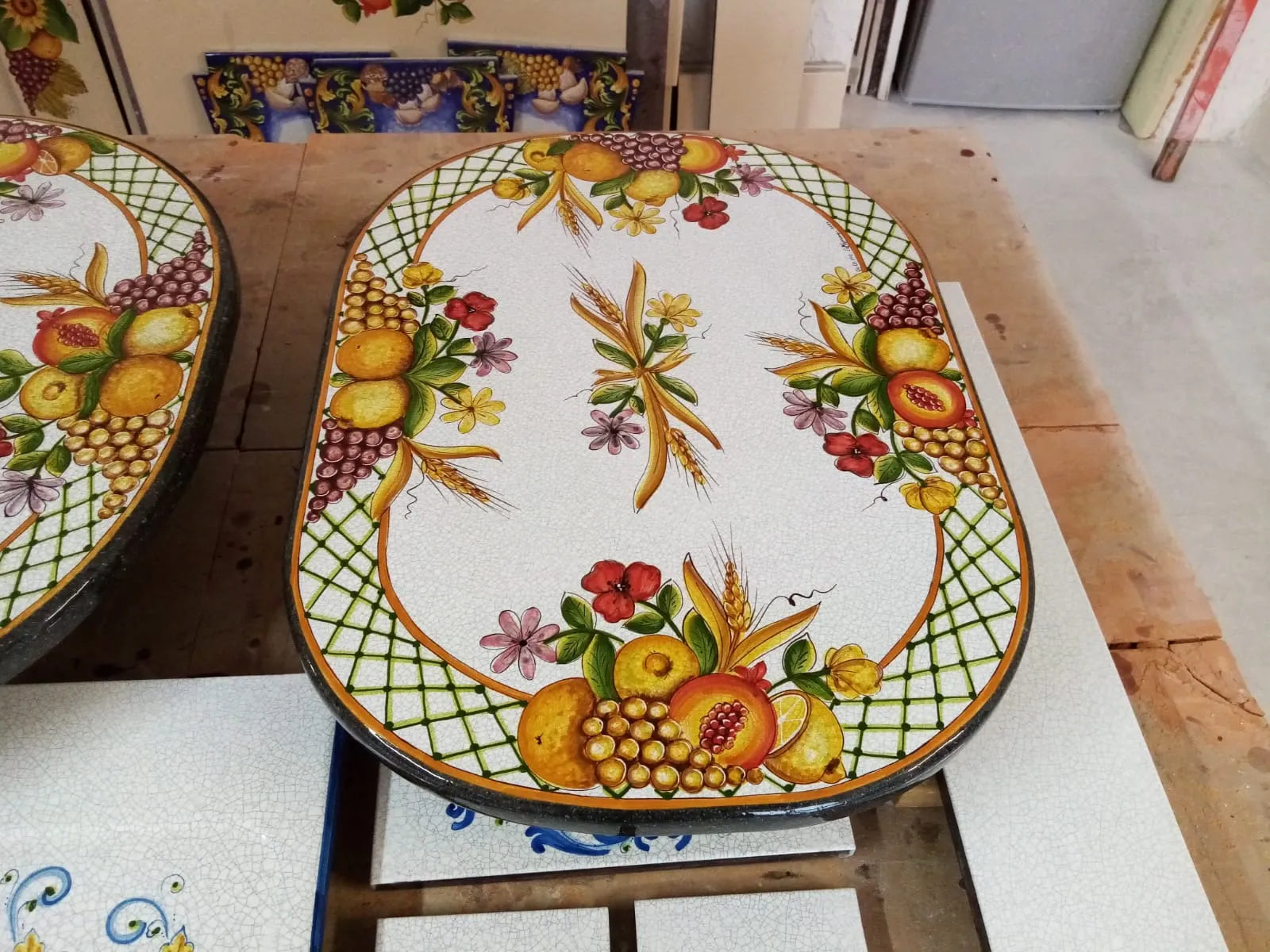 Tavolo Ovale Frutta – Pietra Lavica Decorata - TAVOLI