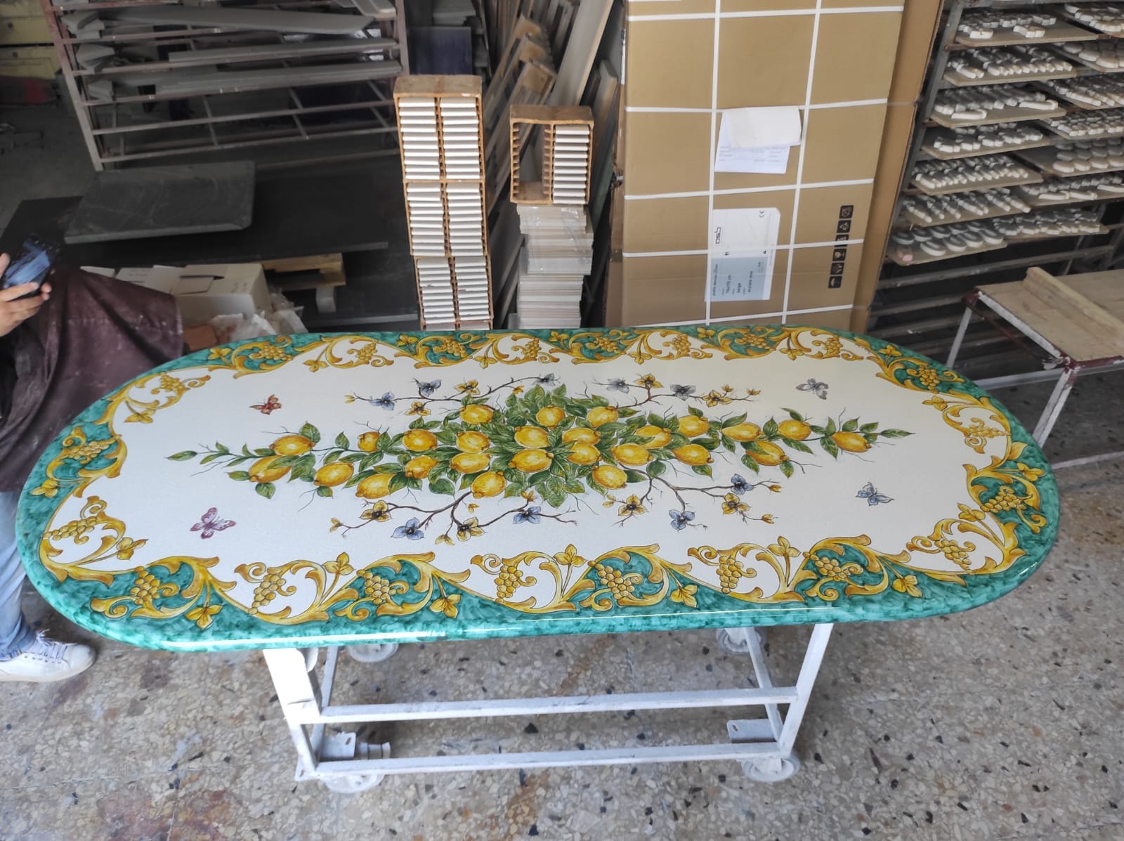 Tavolo Ovale in Pietra Lavica Decoro N.7 - MISURE VARIE - TAVOLO IN PIETRA LAVICA