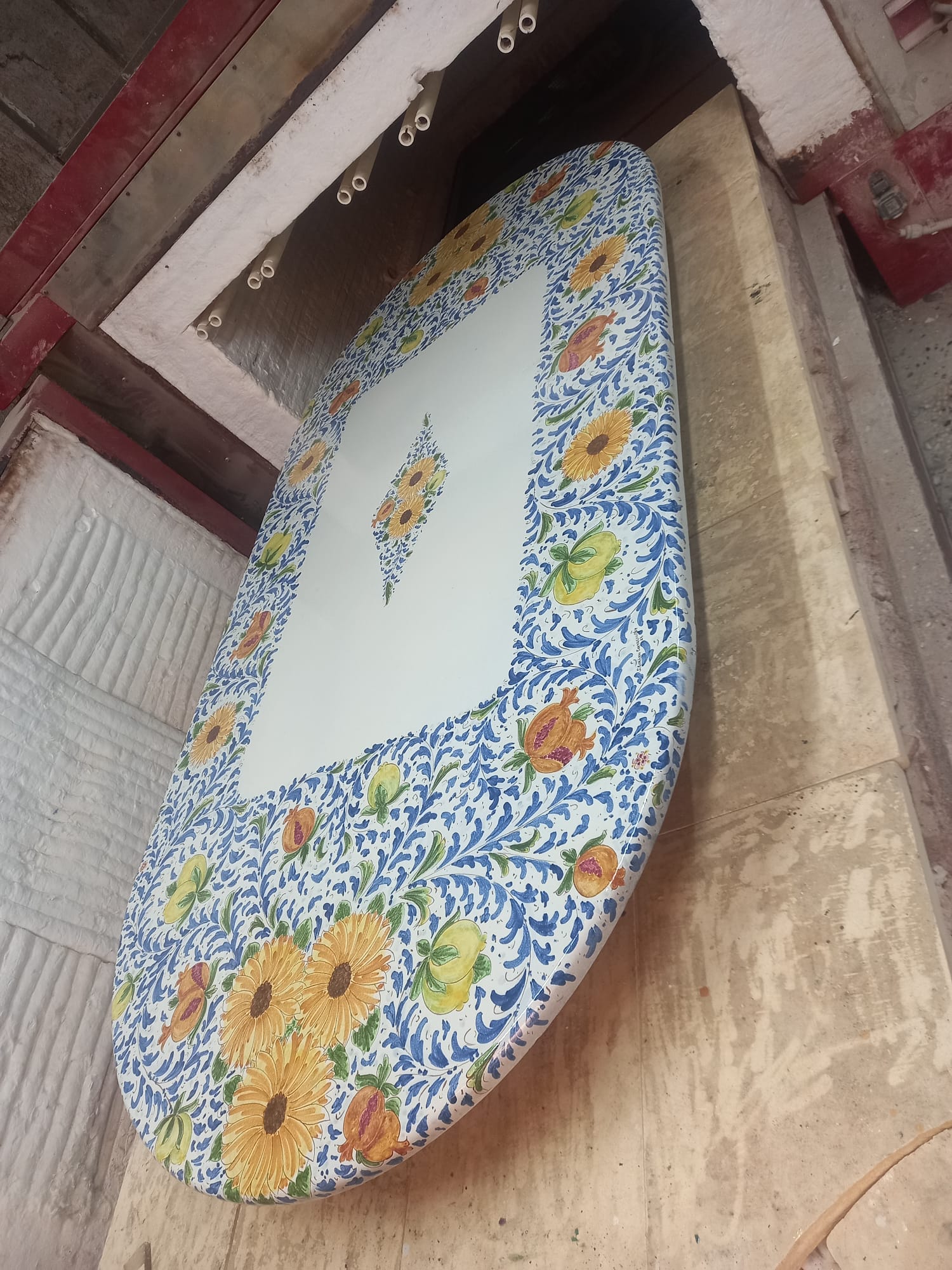 Tavolo Ovale in Pietra Lavica Decoro N.8 - MISURE VARIE - TAVOLO IN PIETRA LAVICA